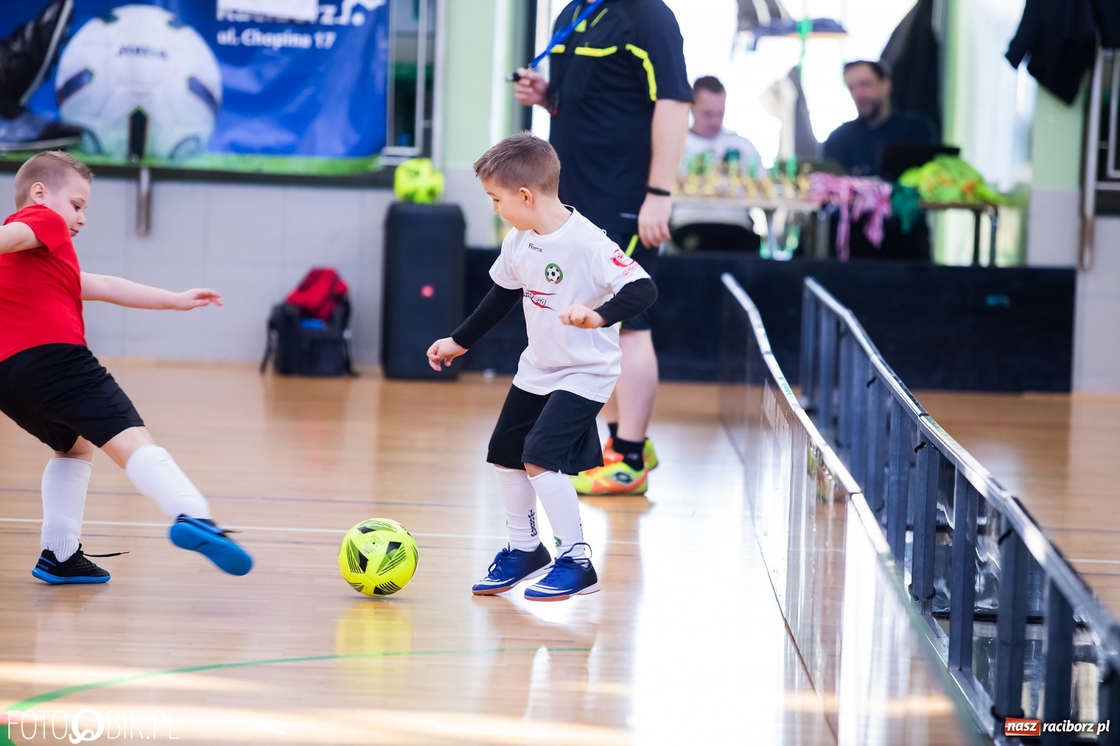Zdjęcie w galerii na portalu naszraciborz.pl: Młodzi piłkarze walczą w Arenie Rafako [FOTO] wiadomości z regionu