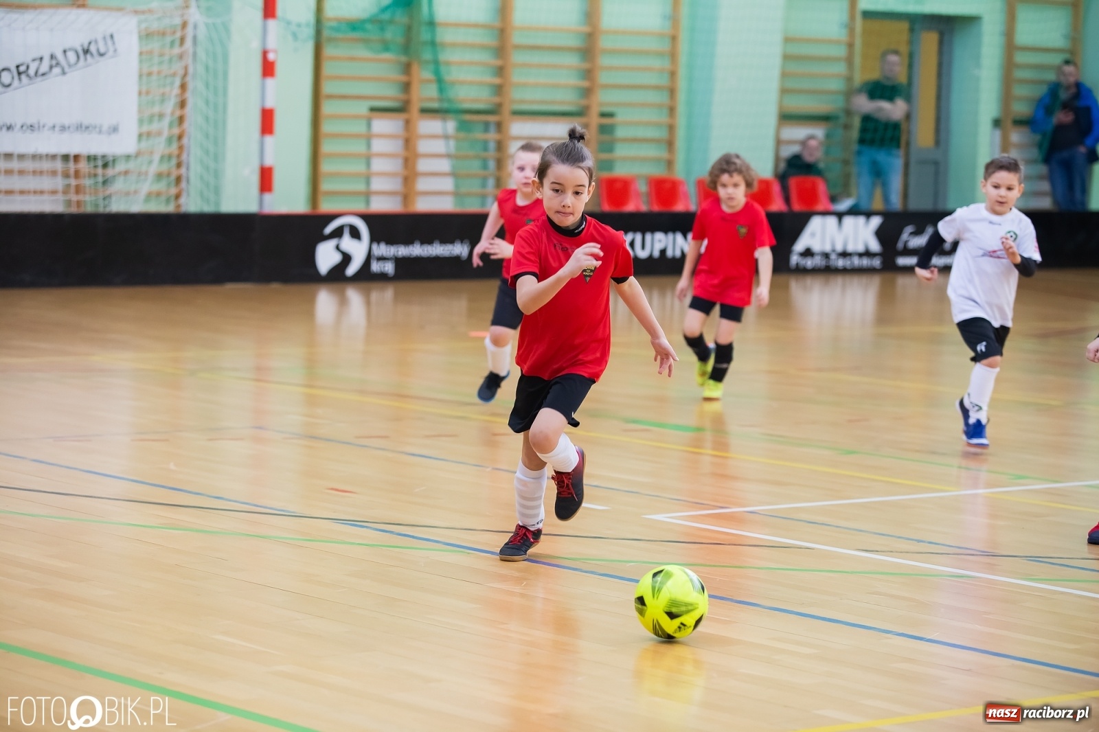Zdjęcie w galerii na portalu naszraciborz.pl: Młodzi piłkarze walczą w Arenie Rafako [FOTO] wiadomości z regionu