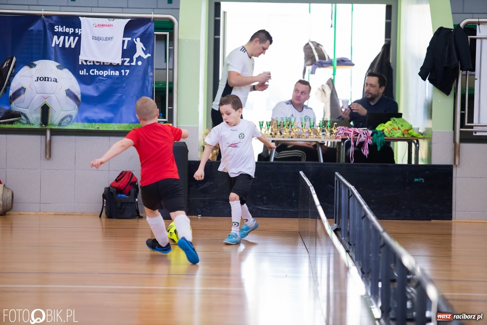 Zdjęcie w galerii na portalu naszraciborz.pl: Młodzi piłkarze walczą w Arenie Rafako [FOTO] wiadomości z regionu