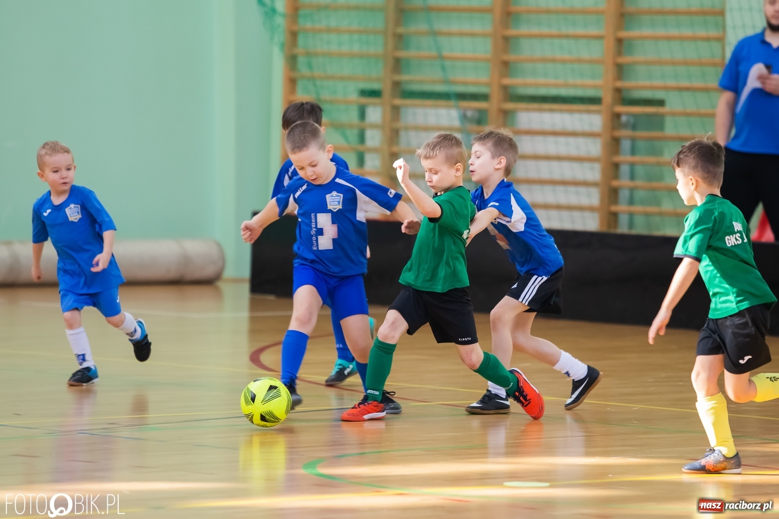 Zdjęcie w galerii na portalu naszraciborz.pl: Młodzi piłkarze walczą w Arenie Rafako [FOTO] wiadomości z regionu
