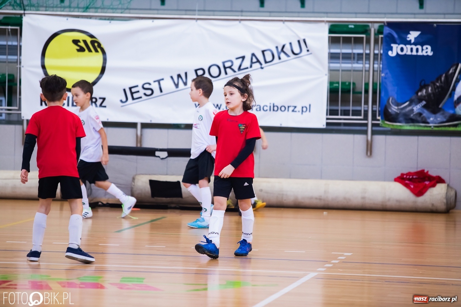 Zdjęcie w galerii na portalu naszraciborz.pl: Młodzi piłkarze walczą w Arenie Rafako [FOTO] wiadomości z regionu