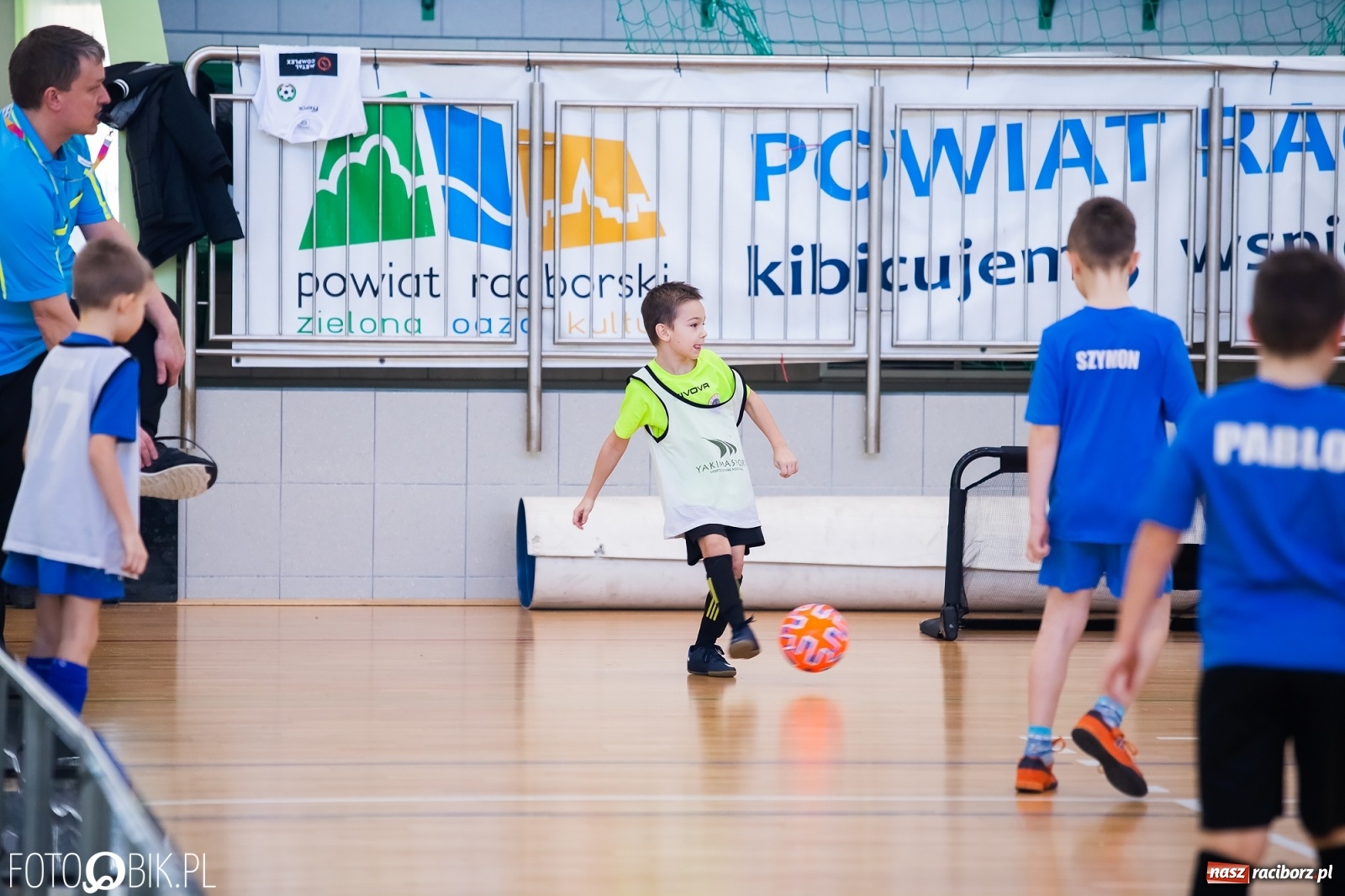 Zdjęcie w galerii na portalu naszraciborz.pl: Młodzi piłkarze walczą w Arenie Rafako [FOTO] wiadomości z regionu