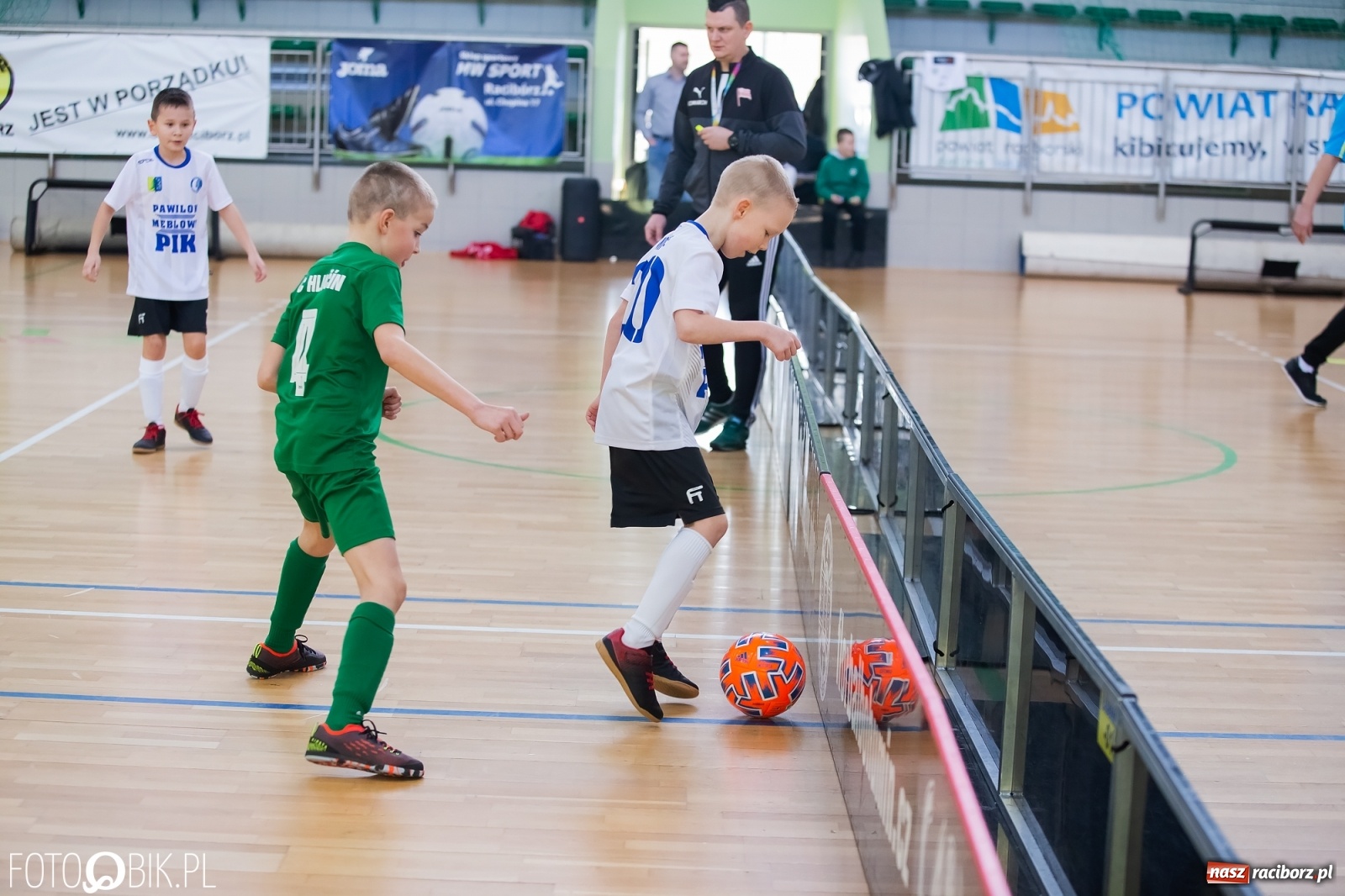 Zdjęcie w galerii na portalu naszraciborz.pl: Młodzi piłkarze walczą w Arenie Rafako [FOTO] wiadomości z regionu