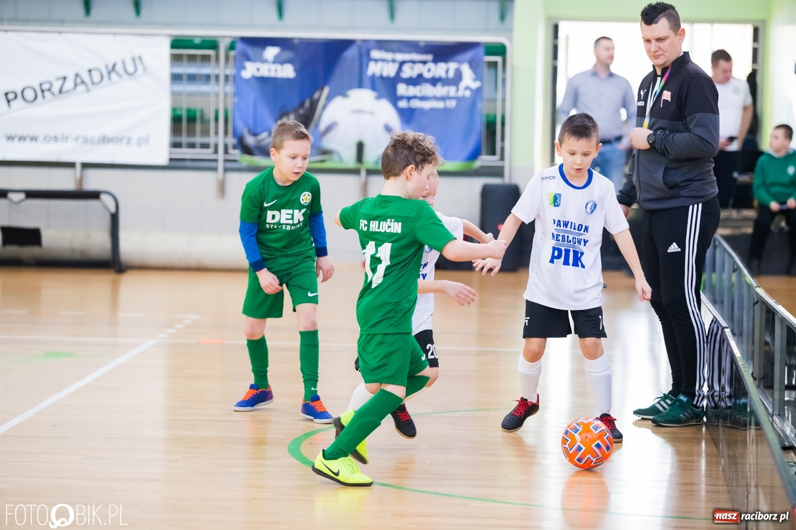 Zdjęcie w galerii na portalu naszraciborz.pl: Młodzi piłkarze walczą w Arenie Rafako [FOTO] wiadomości z regionu