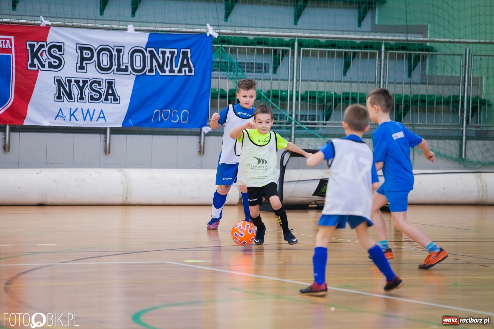 Zdjęcie w galerii na portalu naszraciborz.pl: Młodzi piłkarze walczą w Arenie Rafako [FOTO] wiadomości z regionu