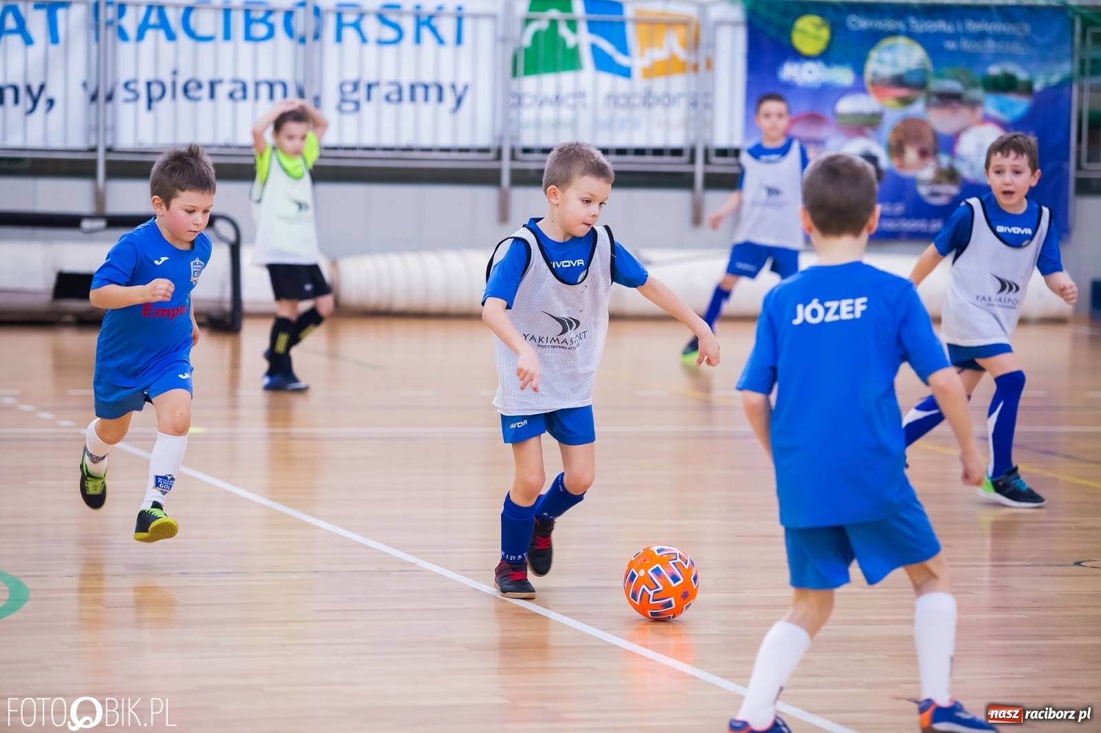 Zdjęcie w galerii na portalu naszraciborz.pl: Młodzi piłkarze walczą w Arenie Rafako [FOTO] wiadomości z regionu