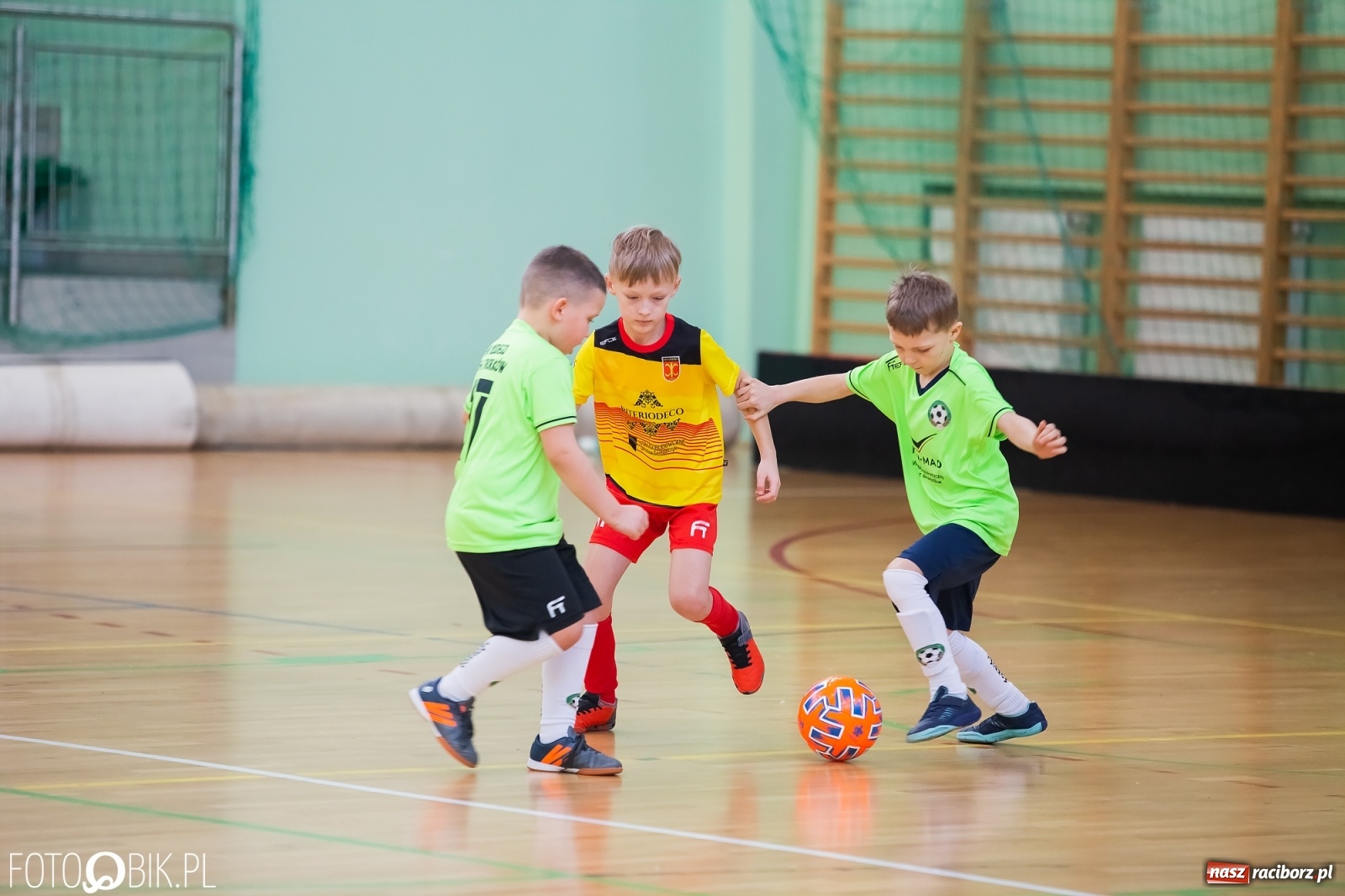 Zdjęcie w galerii na portalu naszraciborz.pl: Młodzi piłkarze walczą w Arenie Rafako [FOTO] wiadomości z regionu