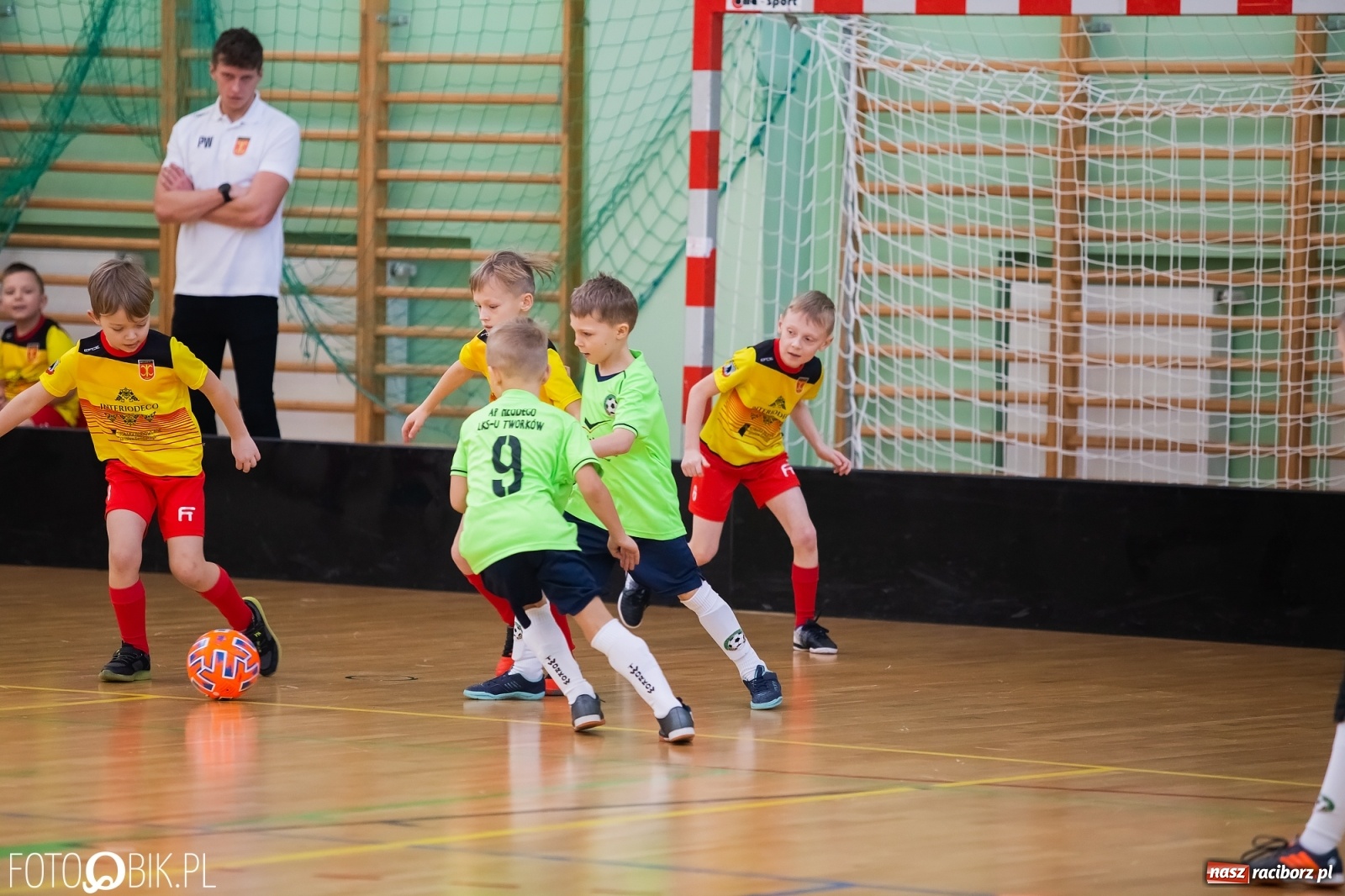 Zdjęcie w galerii na portalu naszraciborz.pl: Młodzi piłkarze walczą w Arenie Rafako [FOTO] wiadomości z regionu