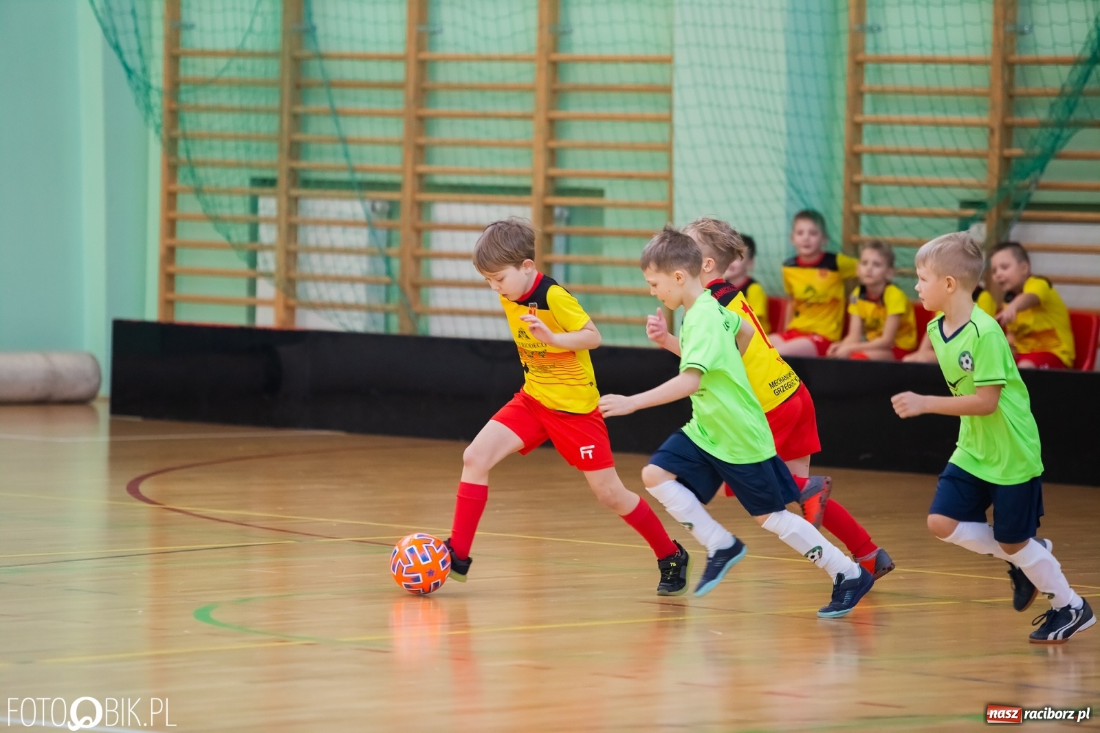 Zdjęcie w galerii na portalu naszraciborz.pl: Młodzi piłkarze walczą w Arenie Rafako [FOTO] wiadomości z regionu