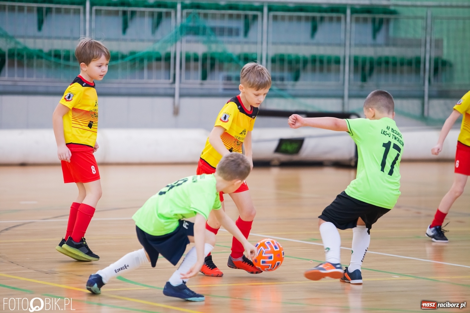 Zdjęcie w galerii na portalu naszraciborz.pl: Młodzi piłkarze walczą w Arenie Rafako [FOTO] wiadomości z regionu