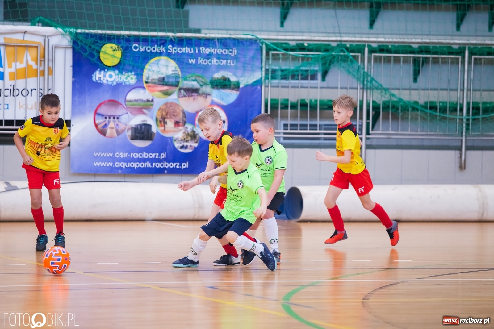 Zdjęcie w galerii na portalu naszraciborz.pl: Młodzi piłkarze walczą w Arenie Rafako [FOTO] wiadomości z regionu