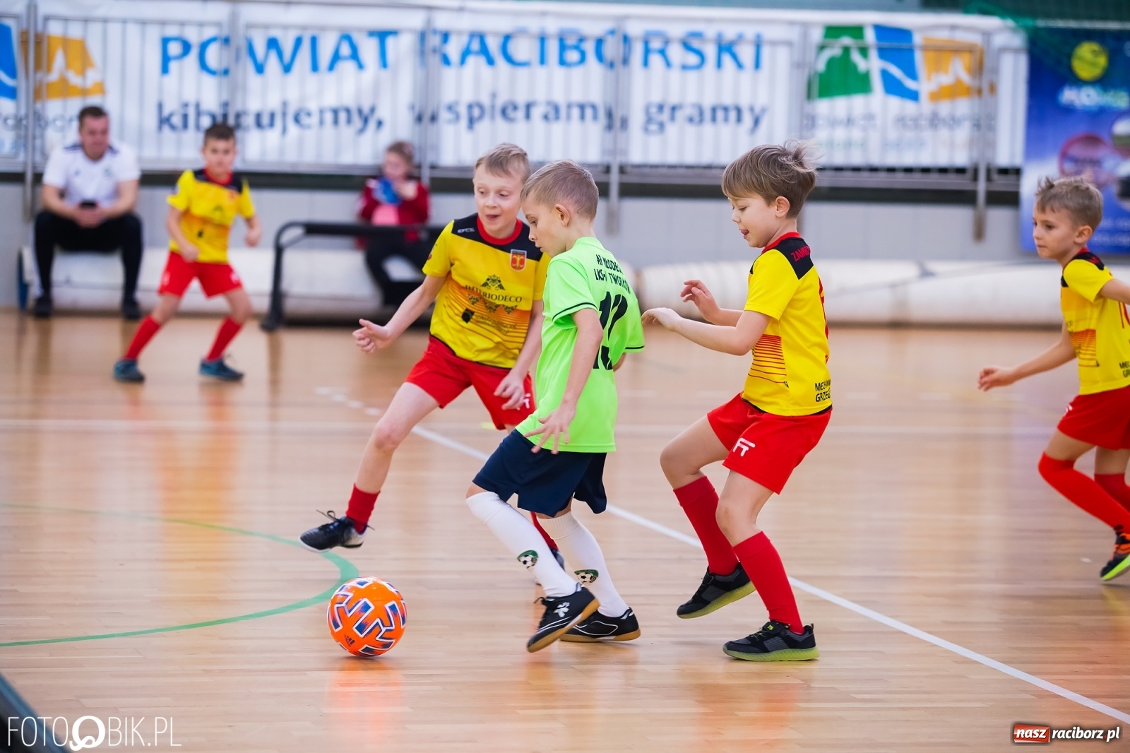Zdjęcie w galerii na portalu naszraciborz.pl: Młodzi piłkarze walczą w Arenie Rafako [FOTO] wiadomości z regionu