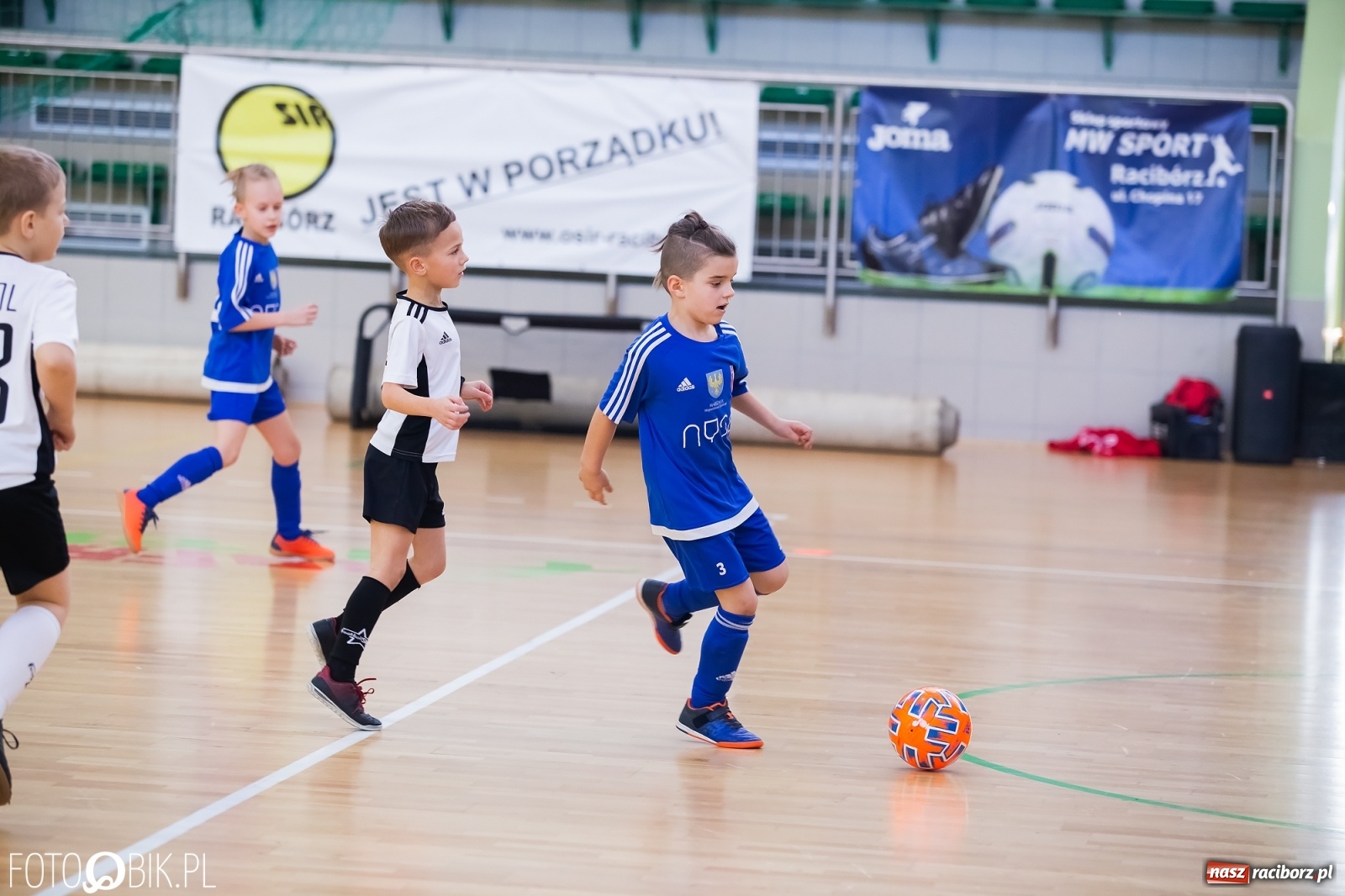 Zdjęcie w galerii na portalu naszraciborz.pl: Młodzi piłkarze walczą w Arenie Rafako [FOTO] wiadomości z regionu