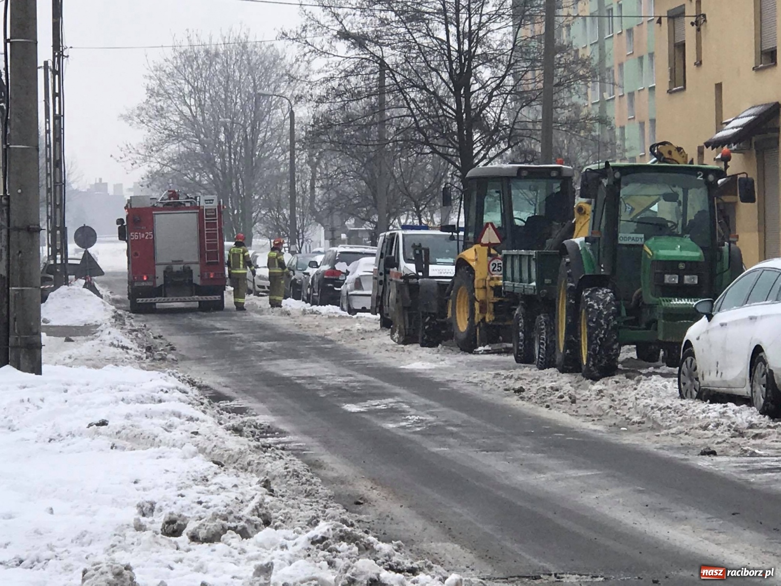 Zdjęcie w galerii na portalu naszraciborz.pl: Koparka uszkodziła gazociąg na Królewskiej [FOTO] wiadomości z regionu