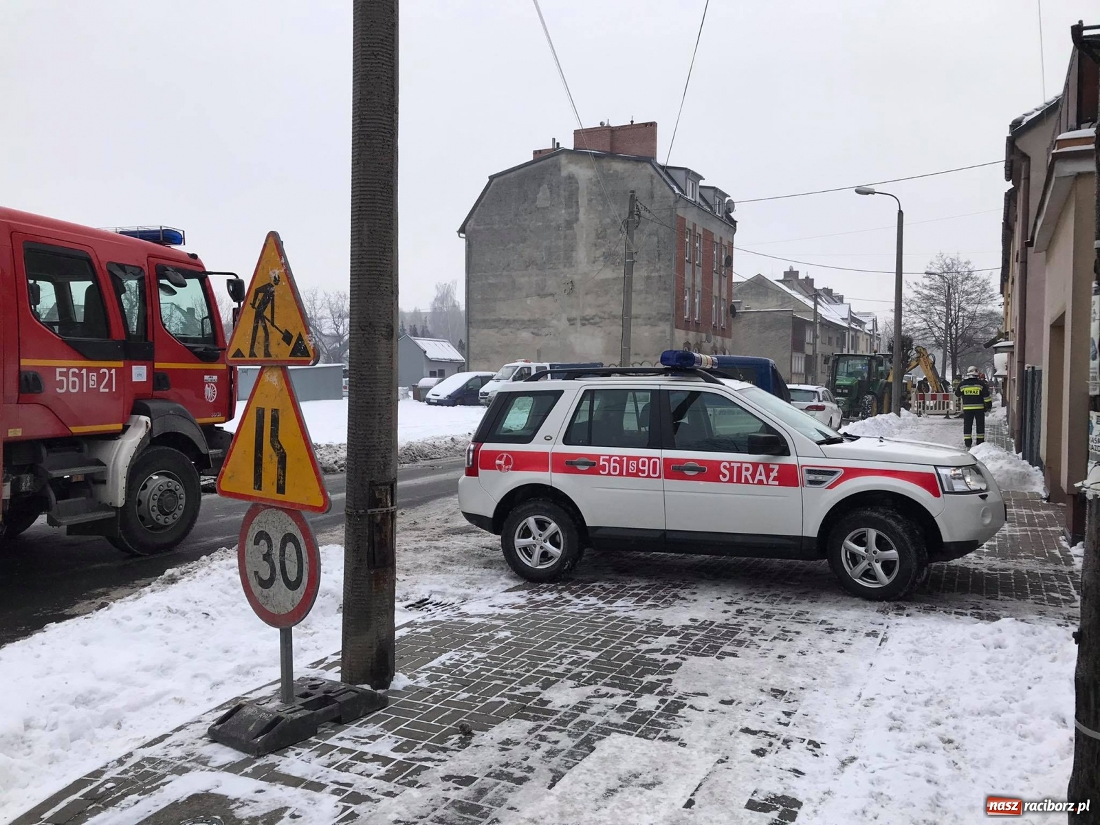 Zdjęcie w galerii na portalu naszraciborz.pl: Koparka uszkodziła gazociąg na Królewskiej [FOTO] wiadomości z regionu