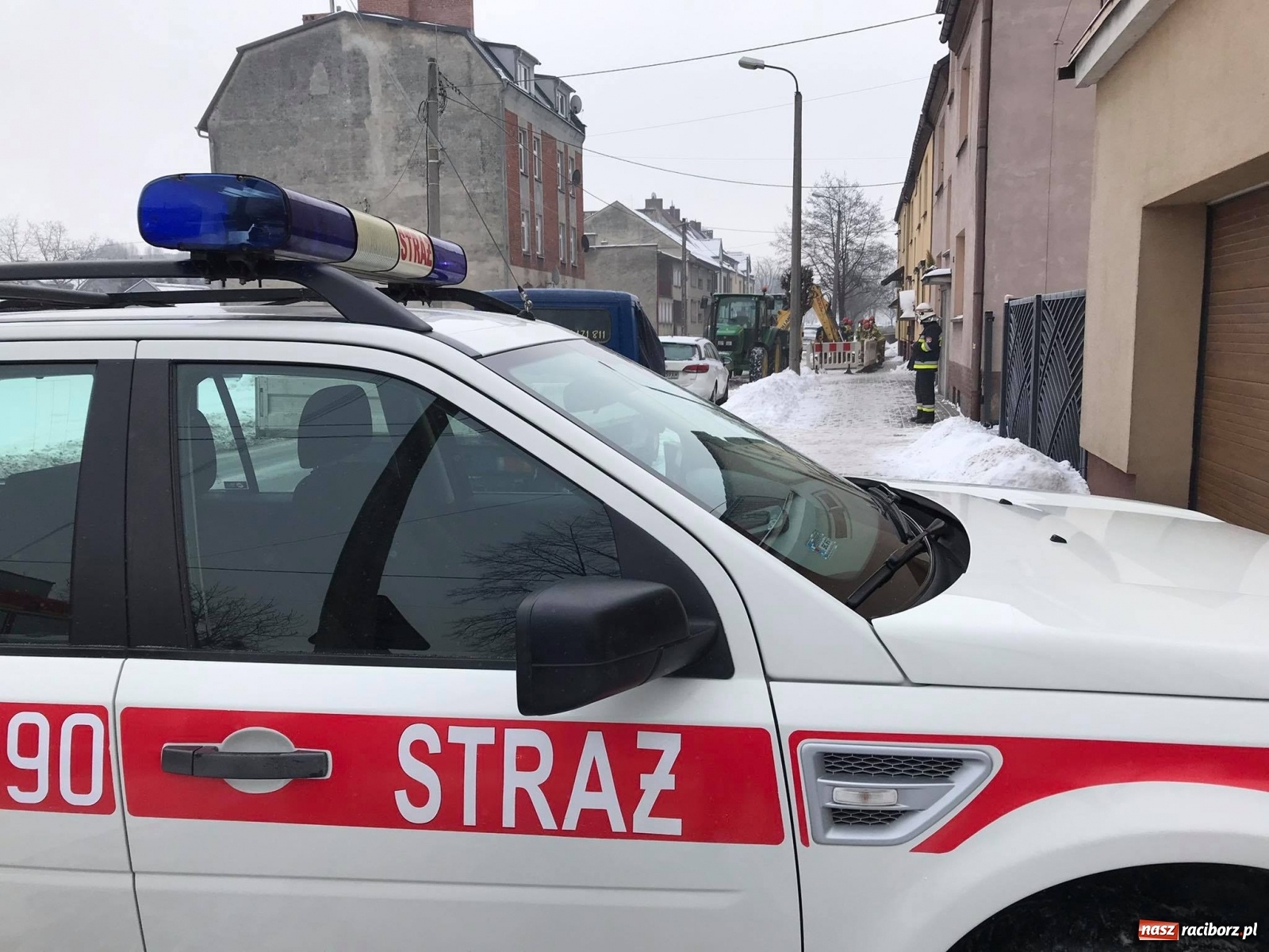 Zdjęcie w galerii na portalu naszraciborz.pl: Koparka uszkodziła gazociąg na Królewskiej [FOTO] wiadomości z regionu