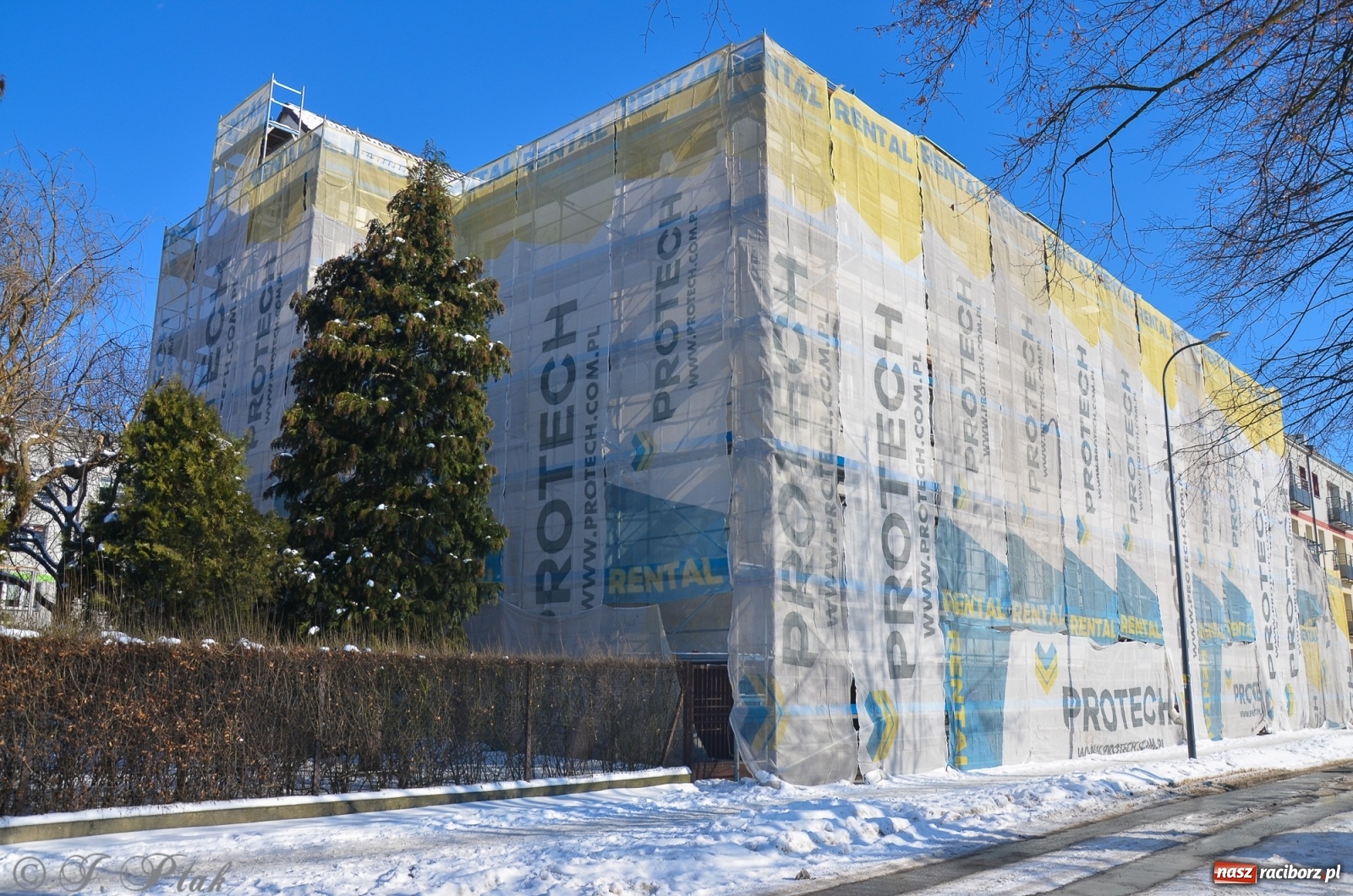 Zdjęcie w galerii na portalu naszraciborz.pl: Słoneczko przy Lwowskiej w remoncie. Co tu powstanie? wiadomości z regionu