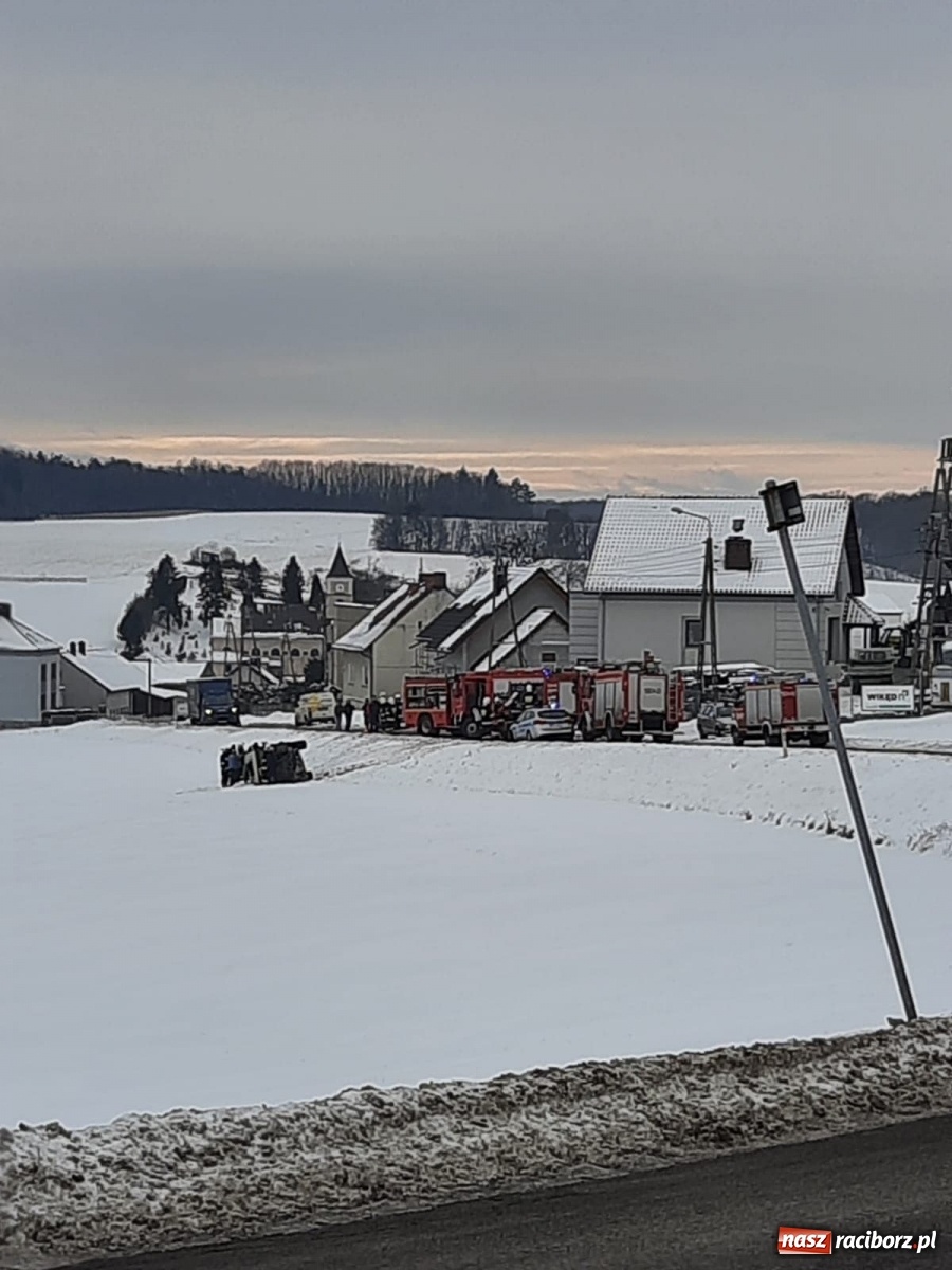 Zdjęcie w galerii na portalu naszraciborz.pl: Pijany Czech dachował traktorem w Owsiszczach [FOTO] wiadomości z regionu