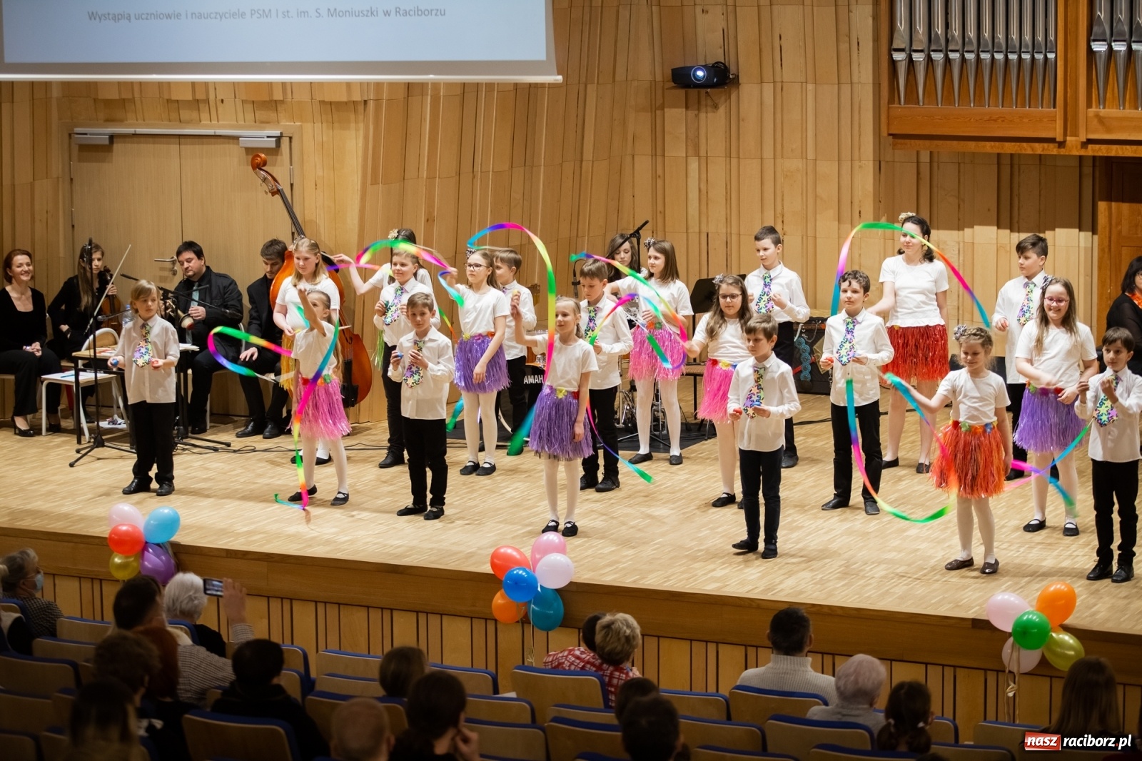 Zdjęcie w galerii na portalu naszraciborz.pl: Koncert karnawałowy w raciborskiej szkole muzycznej wiadomości z regionu