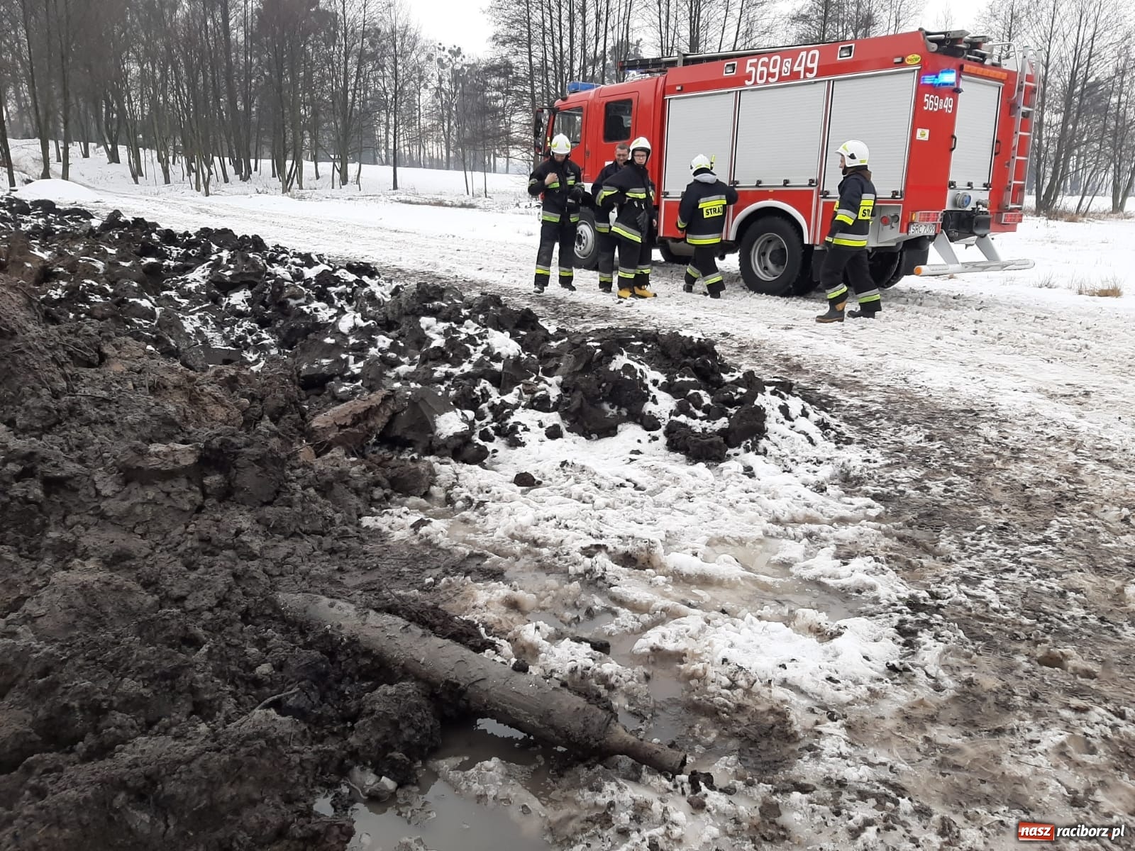 Zdjęcie w galerii na portalu naszraciborz.pl: W Tworkowie znaleziono pocisk do katiuszy wiadomości z regionu