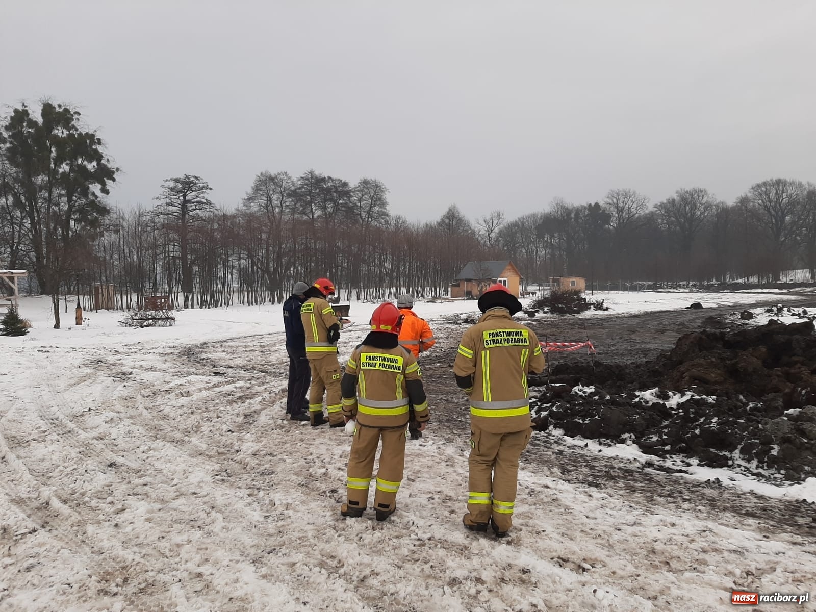 Zdjęcie w galerii na portalu naszraciborz.pl: W Tworkowie znaleziono pocisk do katiuszy wiadomości z regionu