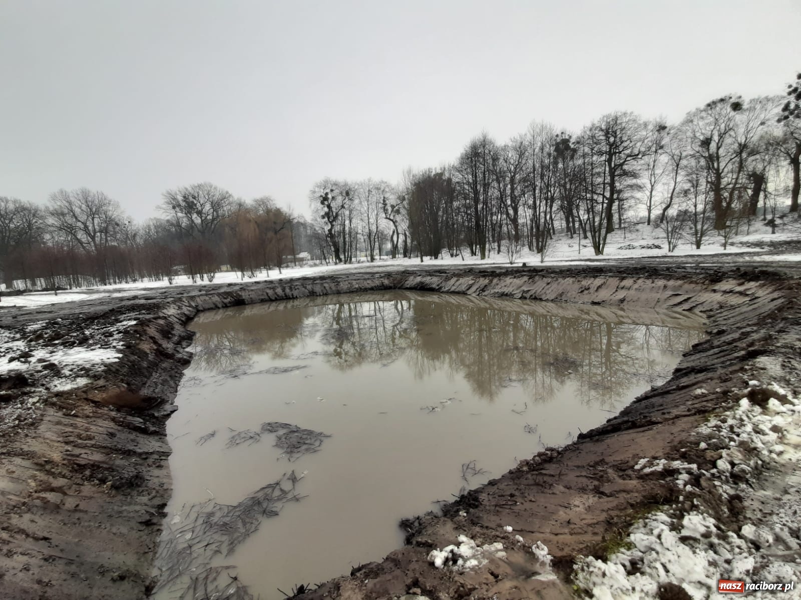 Zdjęcie w galerii na portalu naszraciborz.pl: W Tworkowie znaleziono pocisk do katiuszy wiadomości z regionu