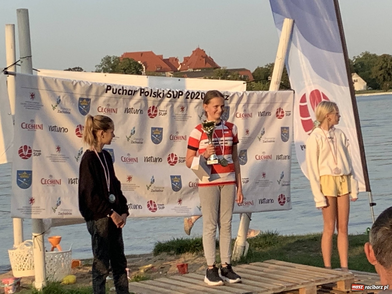 Zdjęcie w galerii na portalu naszraciborz.pl: Raciborscy wioślarze chcą przejąć plażę pod zamkiem wiadomości z regionu