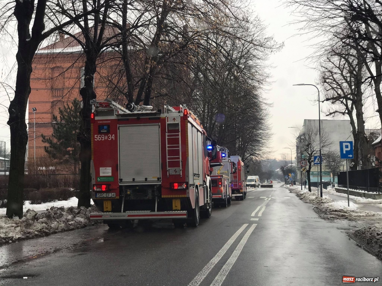 Zdjęcie w galerii na portalu naszraciborz.pl: Raport 998. Zwisający śnieg stwarzał zagrożenie wiadomości z regionu