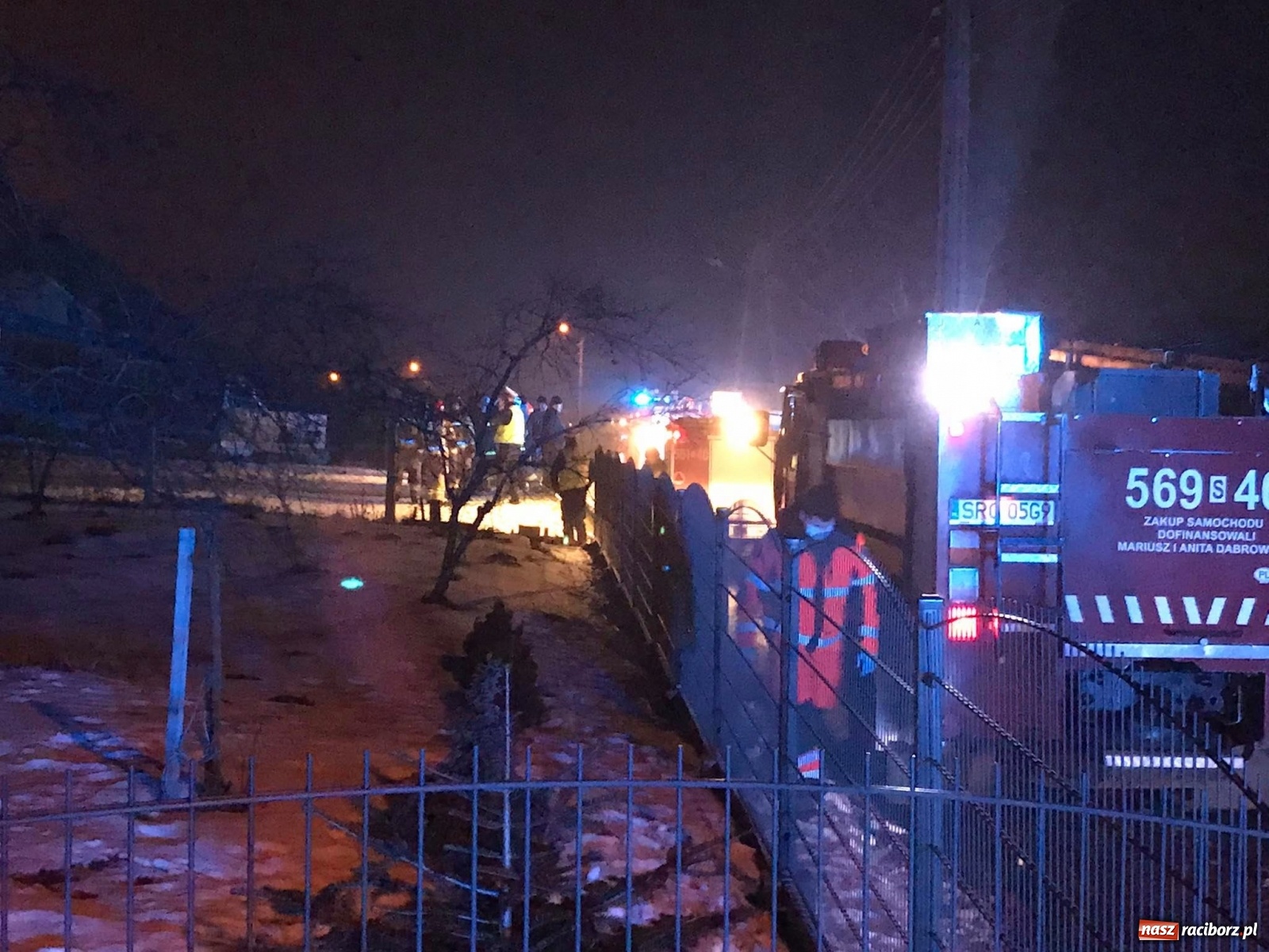 Zdjęcie w galerii na portalu naszraciborz.pl: Akcja służb w Kobyli. Samochód sam wezwał pomoc wiadomości z regionu