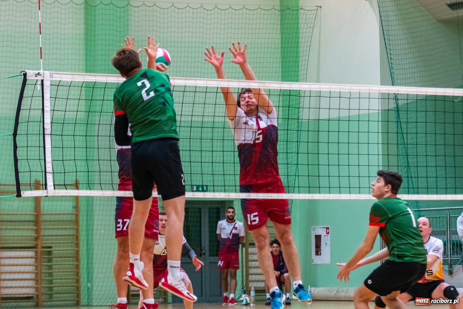Zdjęcie w galerii na portalu naszraciborz.pl: Z piekła do nieba. Pięciosetowy bój siatkarzy Rafako [FOTO] wiadomości z regionu