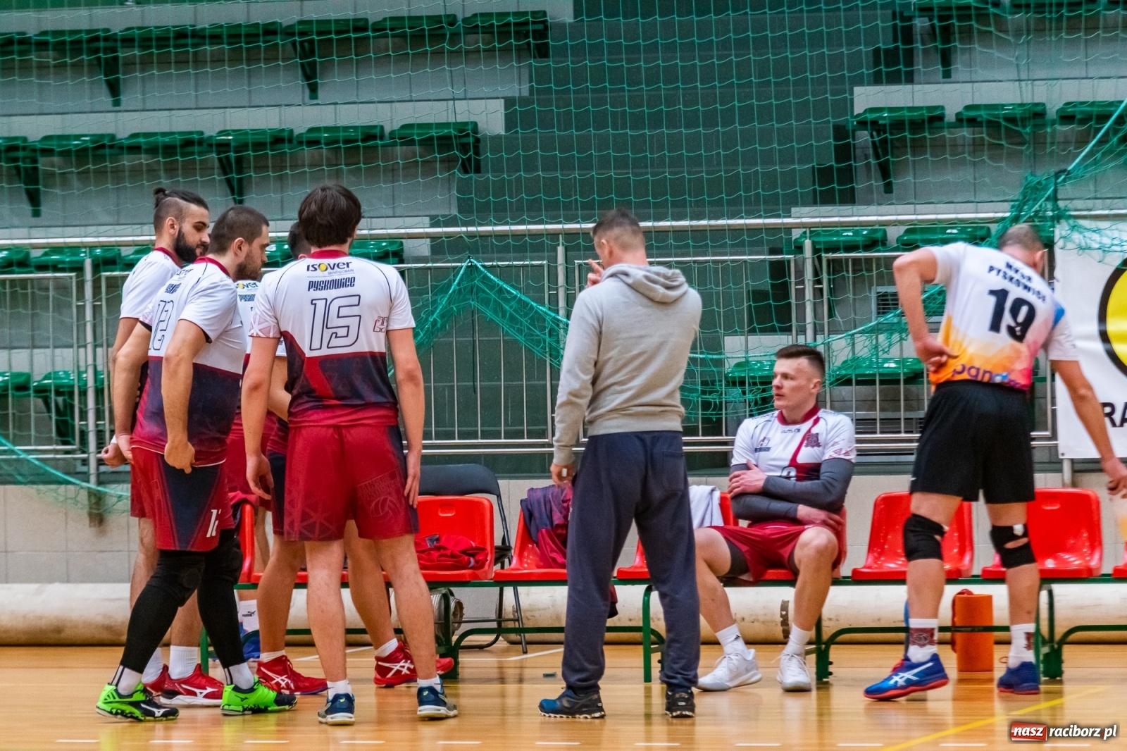 Zdjęcie w galerii na portalu naszraciborz.pl: Z piekła do nieba. Pięciosetowy bój siatkarzy Rafako [FOTO] wiadomości z regionu