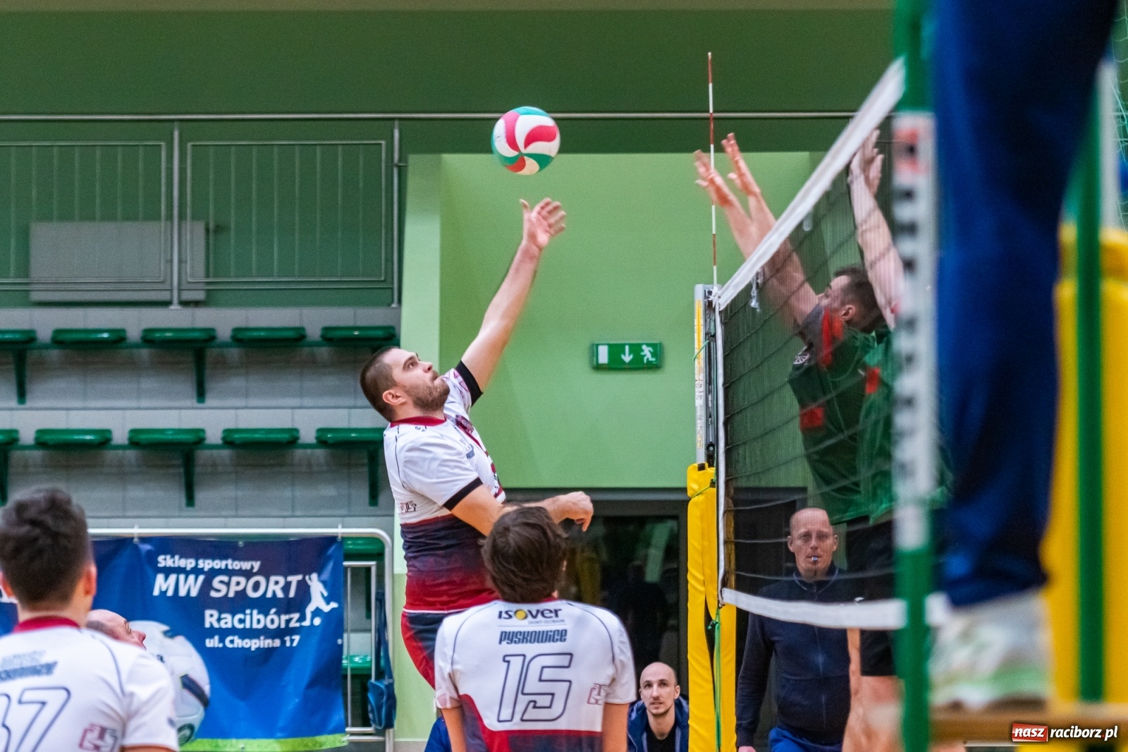Zdjęcie w galerii na portalu naszraciborz.pl: Z piekła do nieba. Pięciosetowy bój siatkarzy Rafako [FOTO] wiadomości z regionu