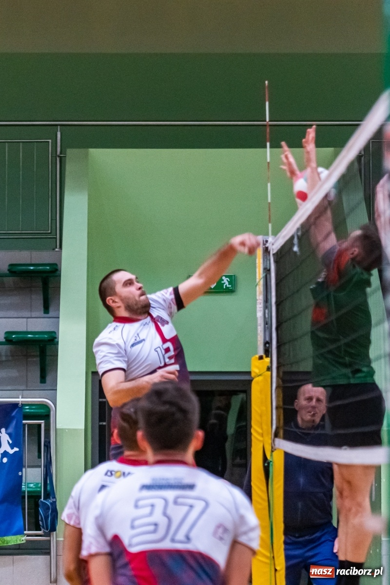 Zdjęcie w galerii na portalu naszraciborz.pl: Z piekła do nieba. Pięciosetowy bój siatkarzy Rafako [FOTO] wiadomości z regionu