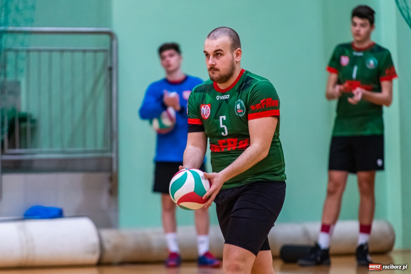 Zdjęcie w galerii na portalu naszraciborz.pl: Z piekła do nieba. Pięciosetowy bój siatkarzy Rafako [FOTO] wiadomości z regionu