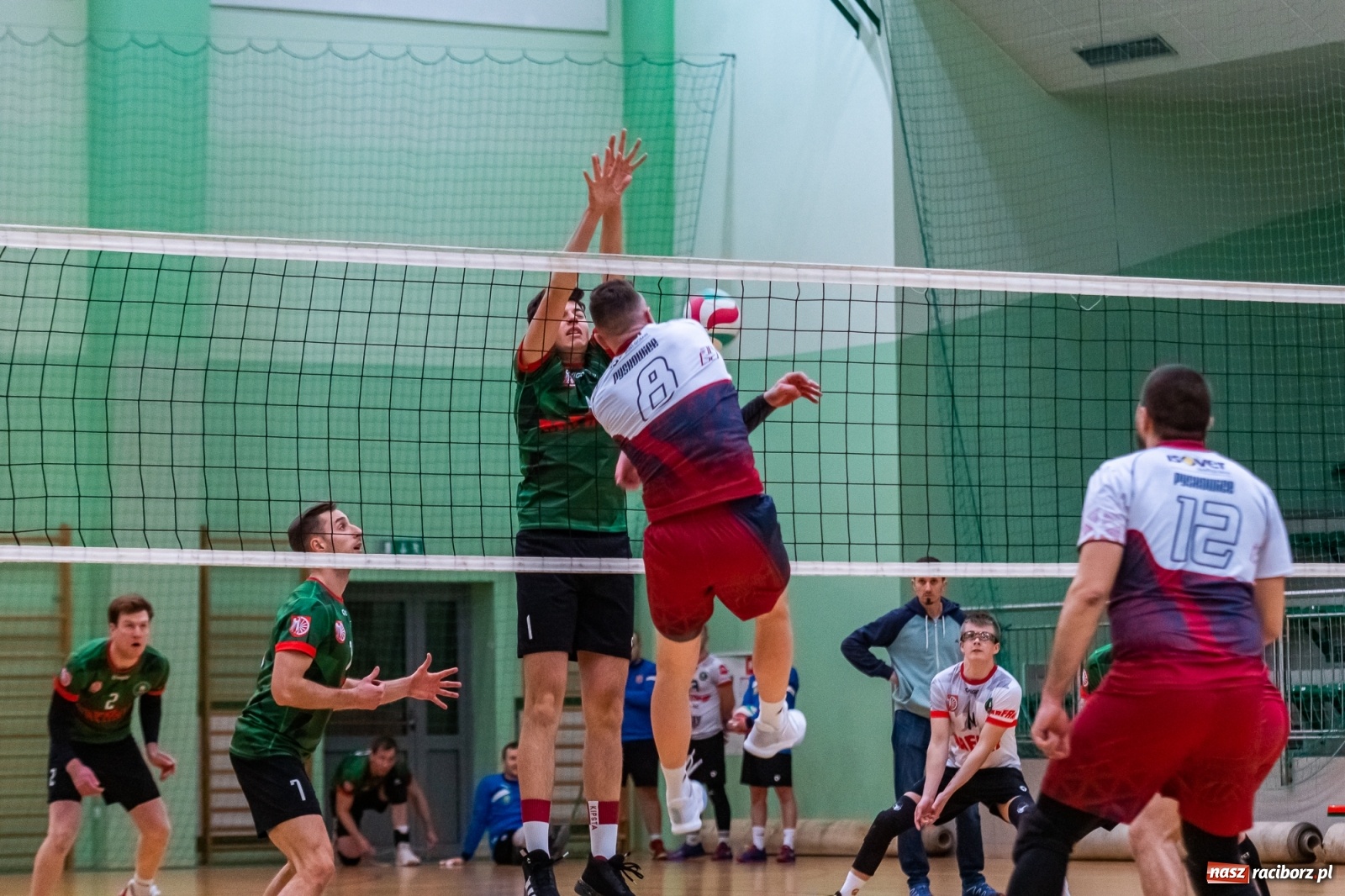 Zdjęcie w galerii na portalu naszraciborz.pl: Z piekła do nieba. Pięciosetowy bój siatkarzy Rafako [FOTO] wiadomości z regionu