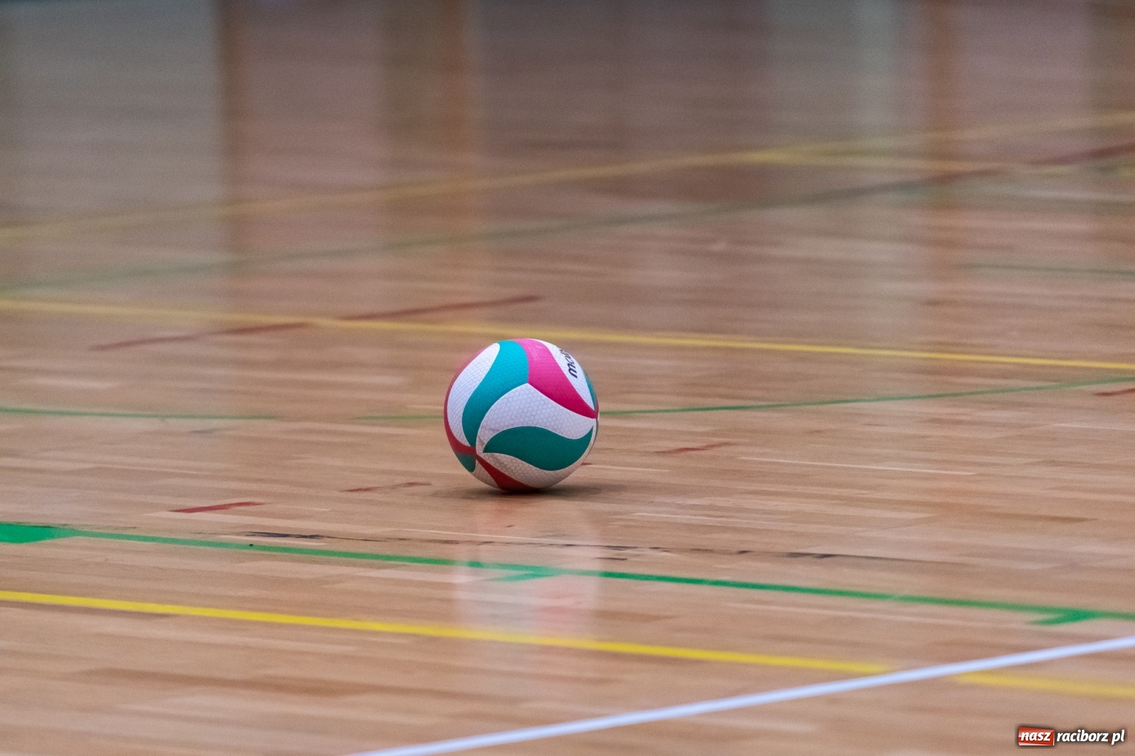 Zdjęcie w galerii na portalu naszraciborz.pl: Z piekła do nieba. Pięciosetowy bój siatkarzy Rafako [FOTO] wiadomości z regionu