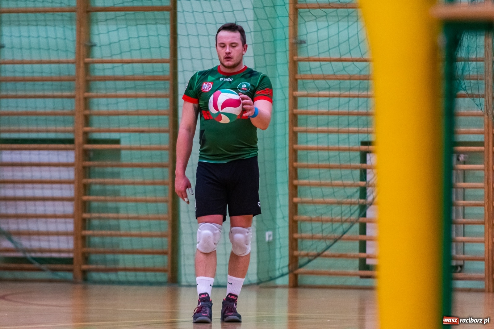 Zdjęcie w galerii na portalu naszraciborz.pl: Z piekła do nieba. Pięciosetowy bój siatkarzy Rafako [FOTO] wiadomości z regionu