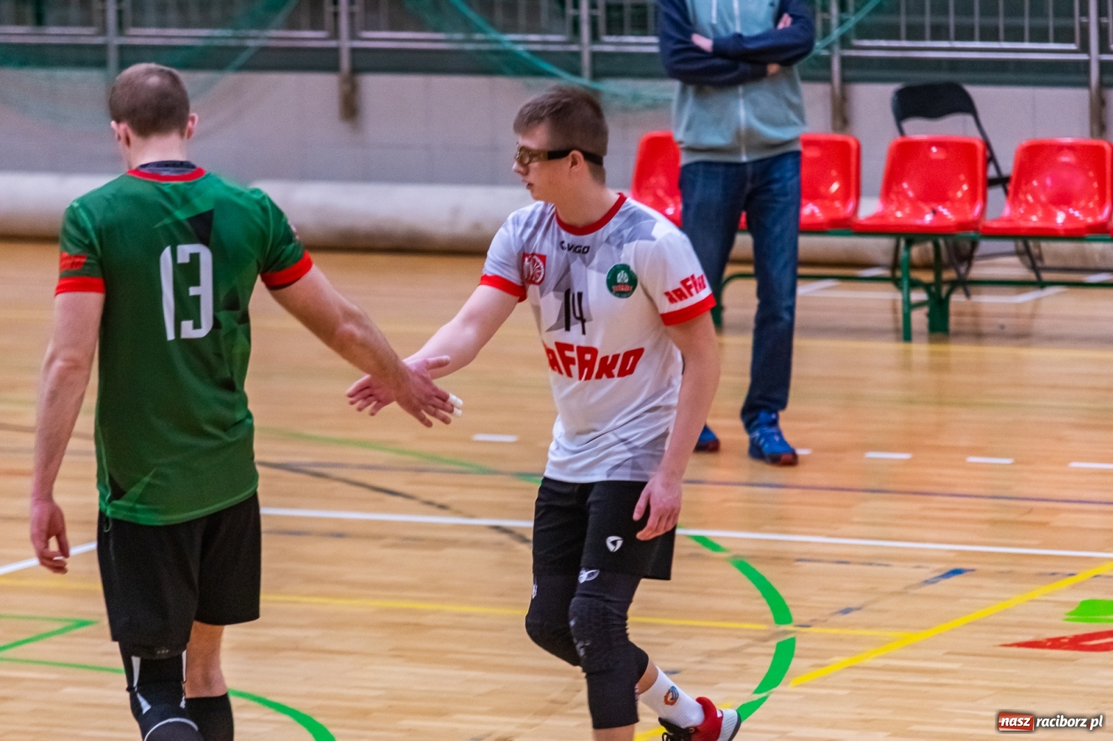 Zdjęcie w galerii na portalu naszraciborz.pl: Z piekła do nieba. Pięciosetowy bój siatkarzy Rafako [FOTO] wiadomości z regionu