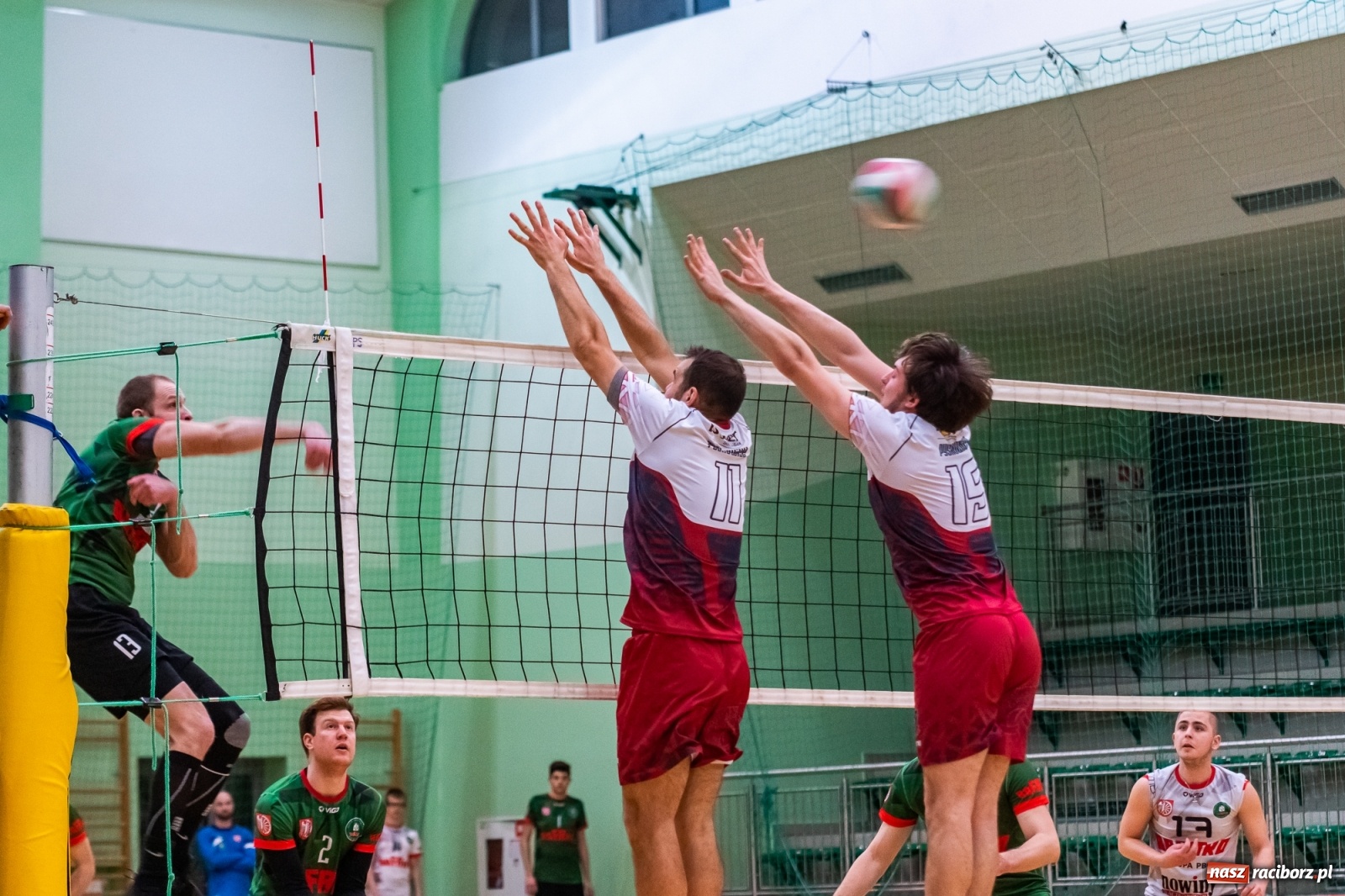 Zdjęcie w galerii na portalu naszraciborz.pl: Z piekła do nieba. Pięciosetowy bój siatkarzy Rafako [FOTO] wiadomości z regionu
