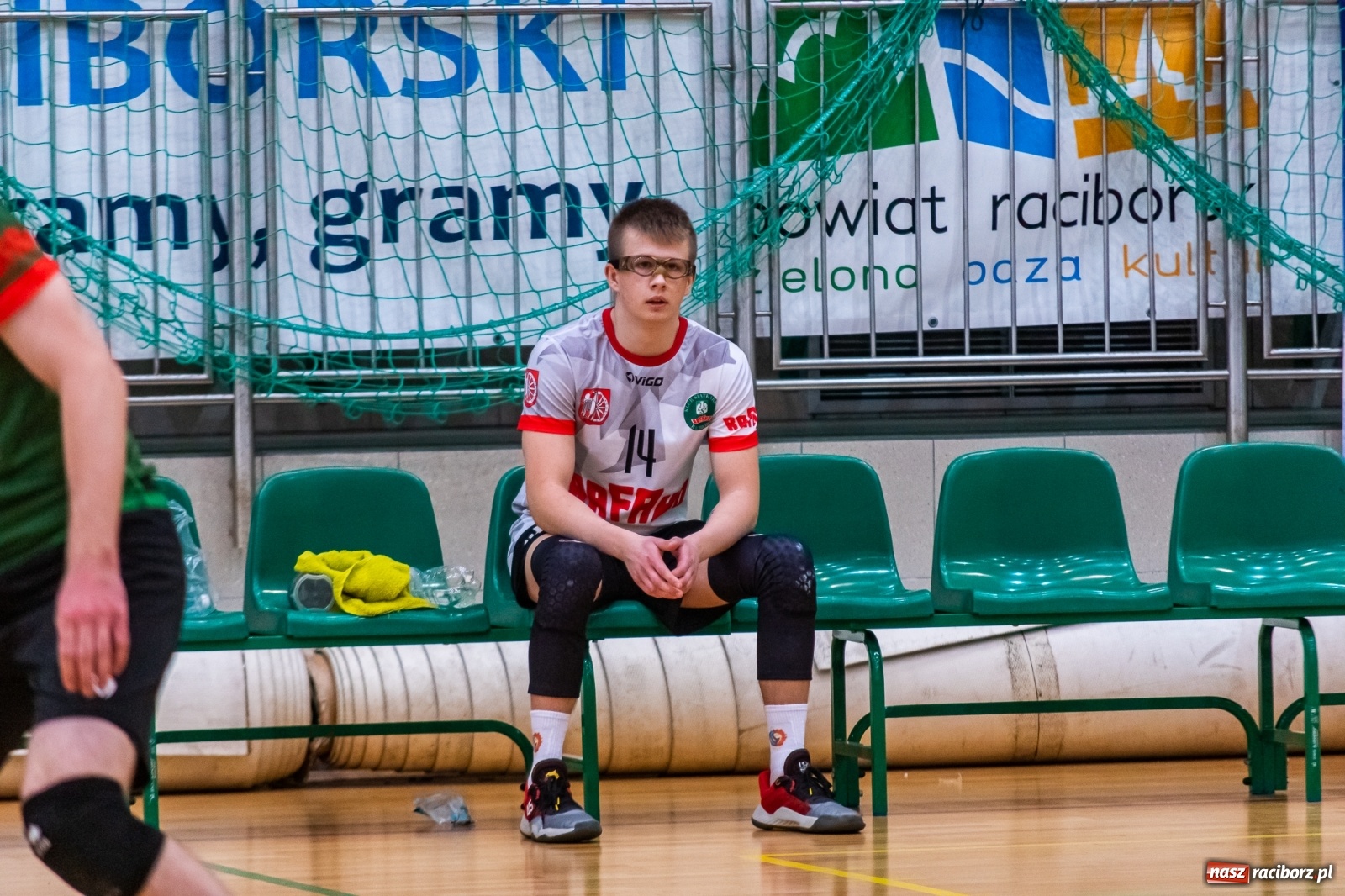 Zdjęcie w galerii na portalu naszraciborz.pl: Z piekła do nieba. Pięciosetowy bój siatkarzy Rafako [FOTO] wiadomości z regionu
