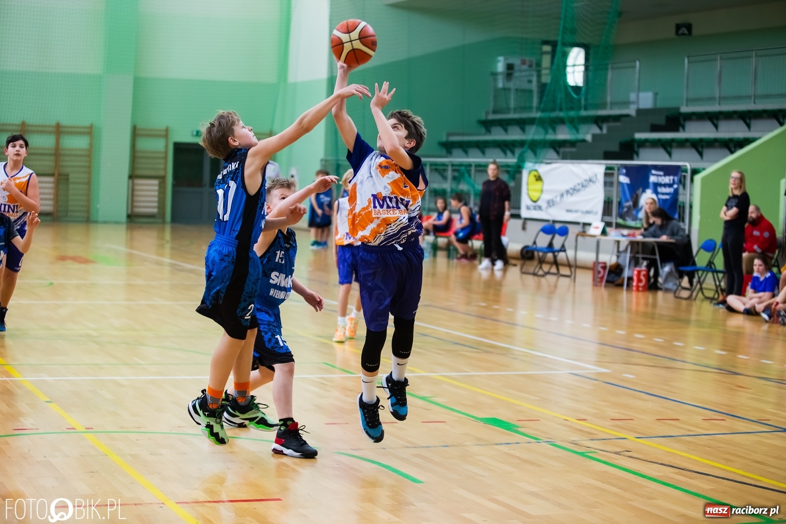 Zdjęcie w galerii na portalu naszraciborz.pl: Koszykarska sobota w Arenie Rafako [FOTO] wiadomości z regionu