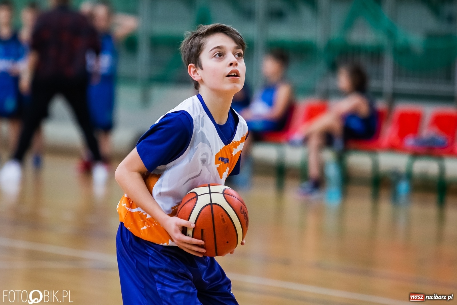Zdjęcie w galerii na portalu naszraciborz.pl: Koszykarska sobota w Arenie Rafako [FOTO] wiadomości z regionu