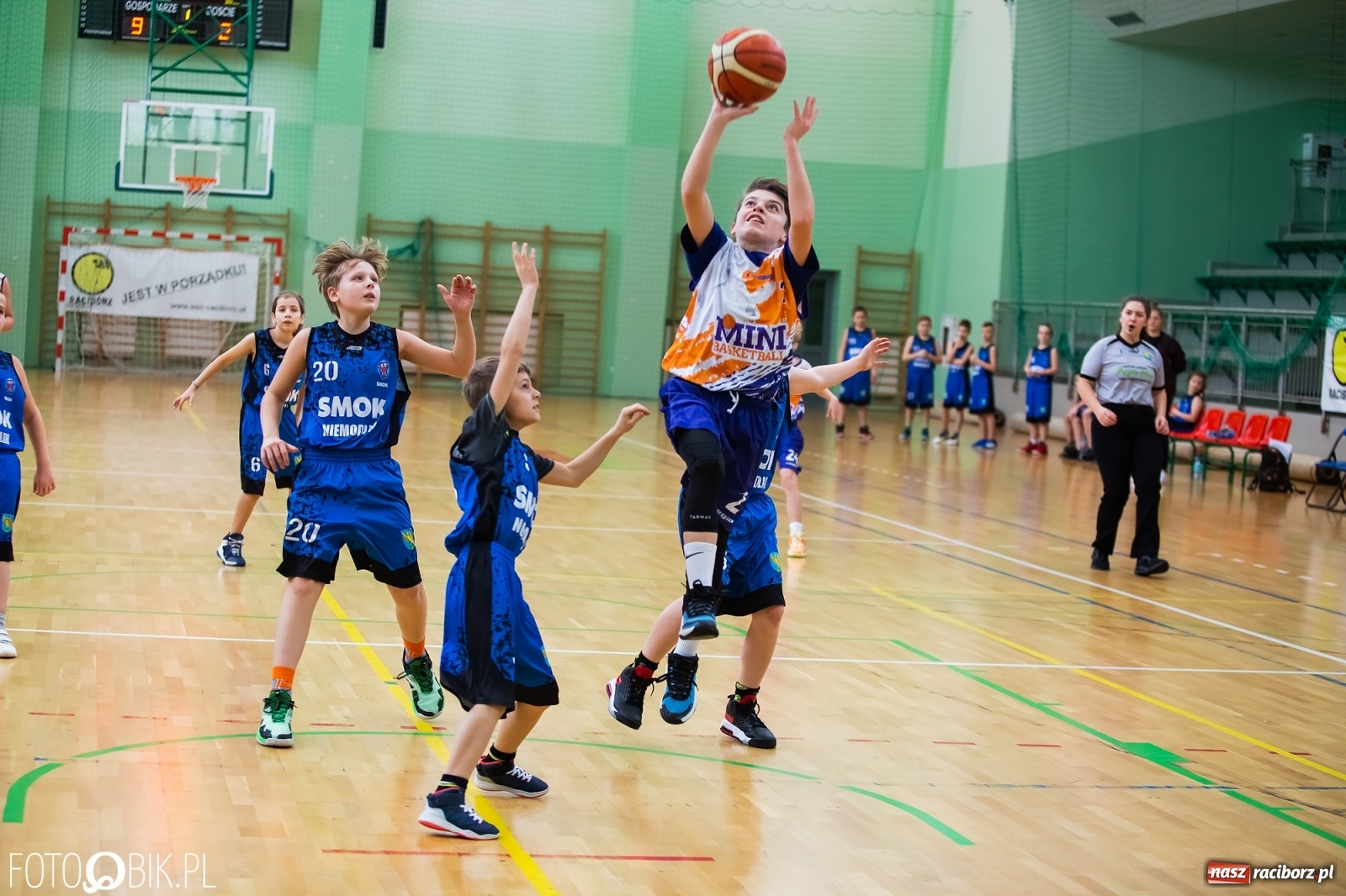 Zdjęcie w galerii na portalu naszraciborz.pl: Koszykarska sobota w Arenie Rafako [FOTO] wiadomości z regionu