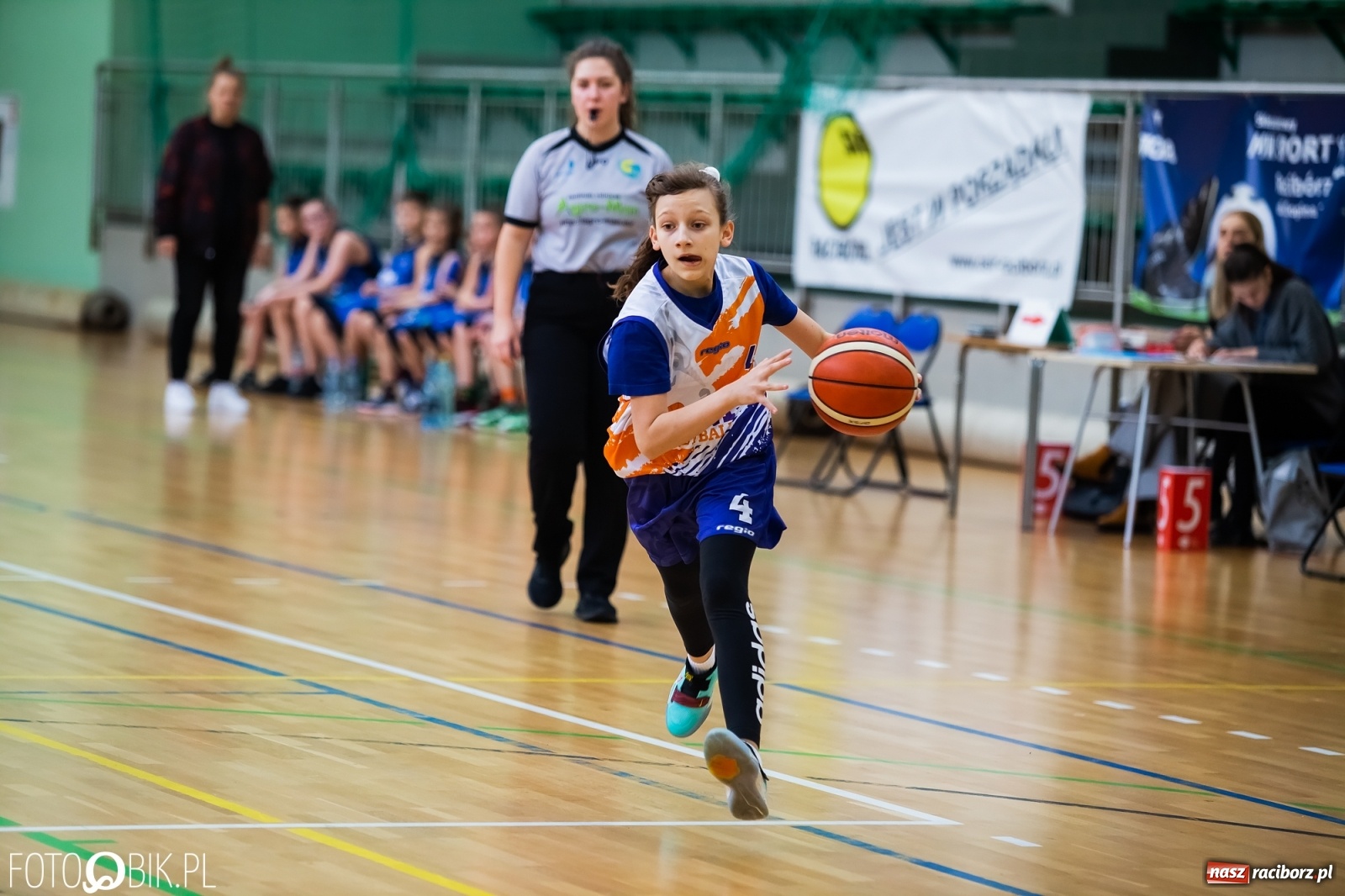 Zdjęcie w galerii na portalu naszraciborz.pl: Koszykarska sobota w Arenie Rafako [FOTO] wiadomości z regionu