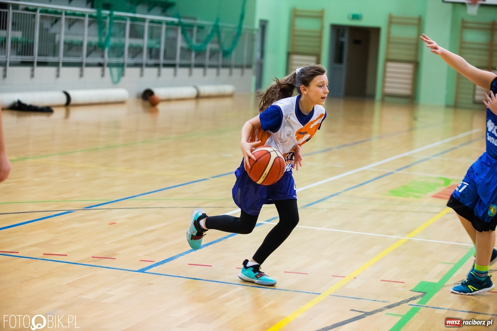 Zdjęcie w galerii na portalu naszraciborz.pl: Koszykarska sobota w Arenie Rafako [FOTO] wiadomości z regionu