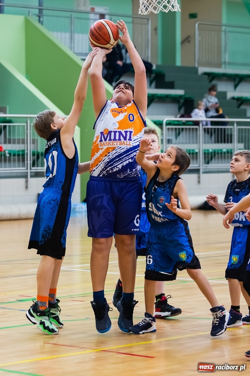 Zdjęcie w galerii na portalu naszraciborz.pl: Koszykarska sobota w Arenie Rafako [FOTO] wiadomości z regionu