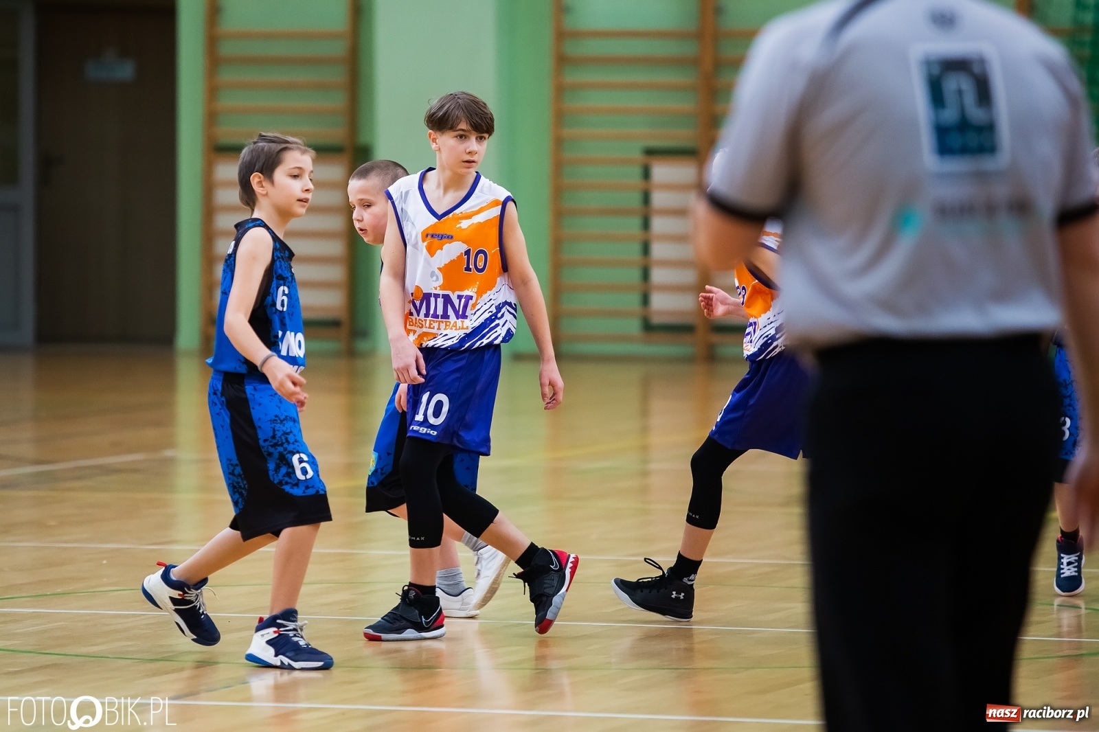 Zdjęcie w galerii na portalu naszraciborz.pl: Koszykarska sobota w Arenie Rafako [FOTO] wiadomości z regionu