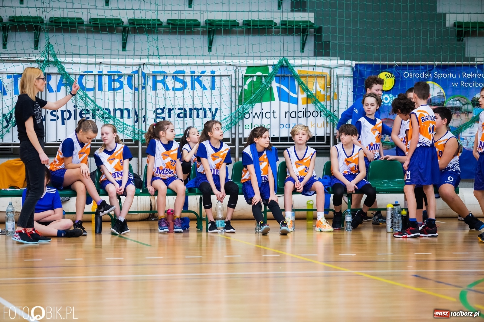 Zdjęcie w galerii na portalu naszraciborz.pl: Koszykarska sobota w Arenie Rafako [FOTO] wiadomości z regionu