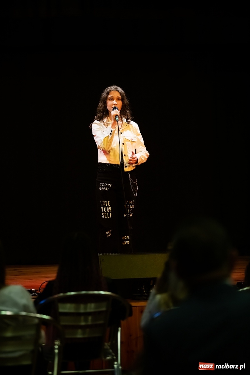 Zdjęcie w galerii na portalu naszraciborz.pl: Koncert walentynkowy wokalistów Studia ARS wiadomości z regionu