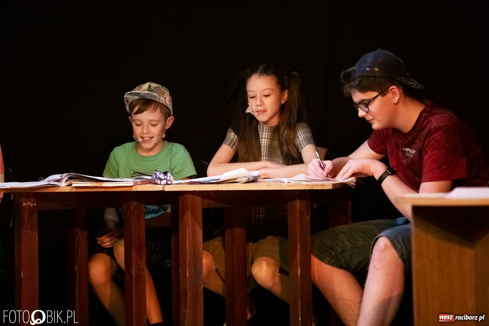 Zdjęcie w galerii na portalu naszraciborz.pl: Kolejna premiera spektaklu grupy teatralnej Irrealis wiadomości z regionu